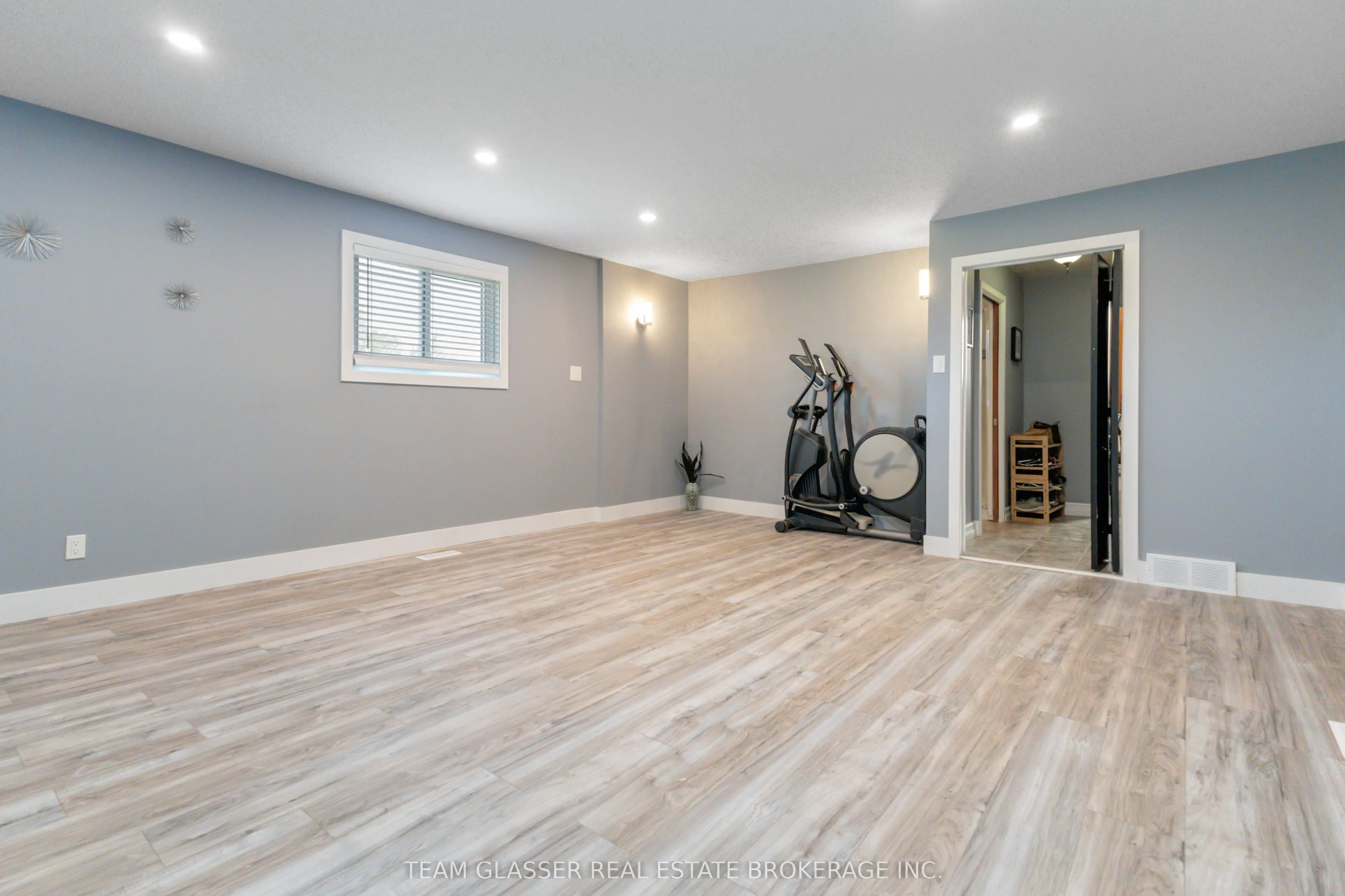 6571 CARROLL Drive