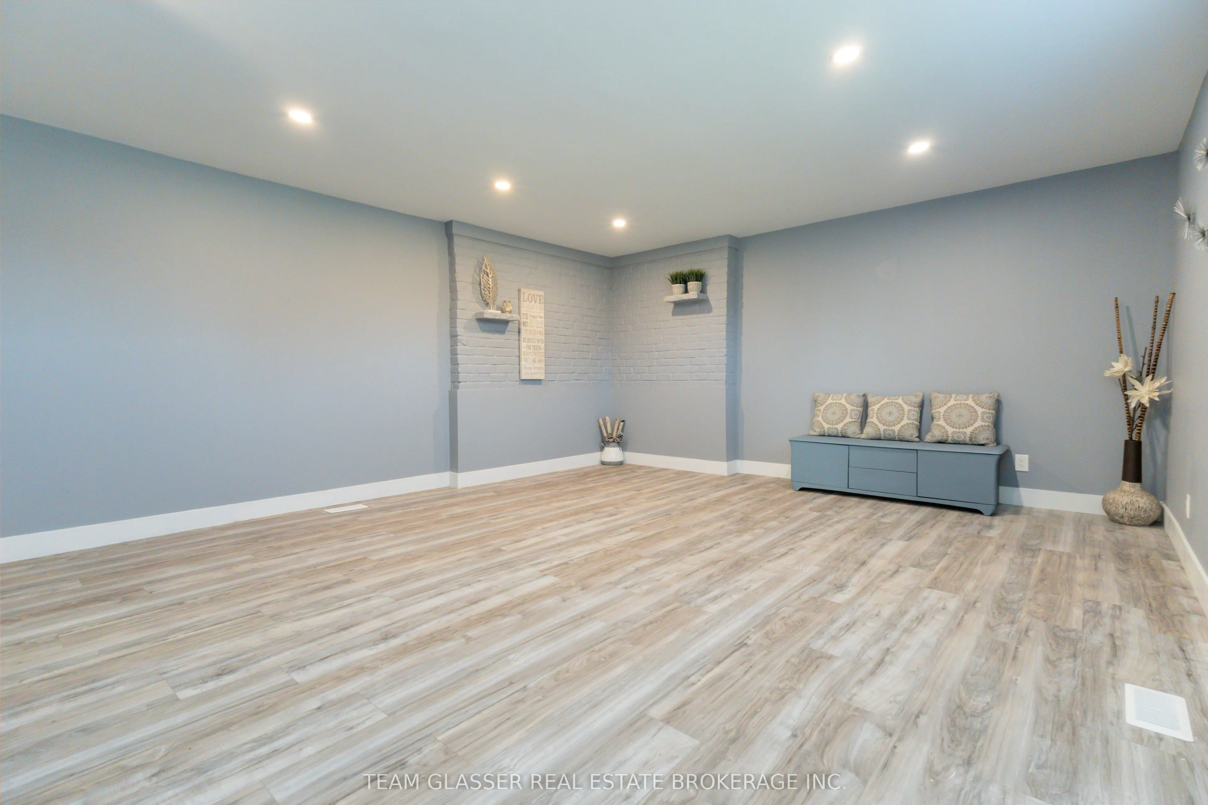 6571 CARROLL Drive