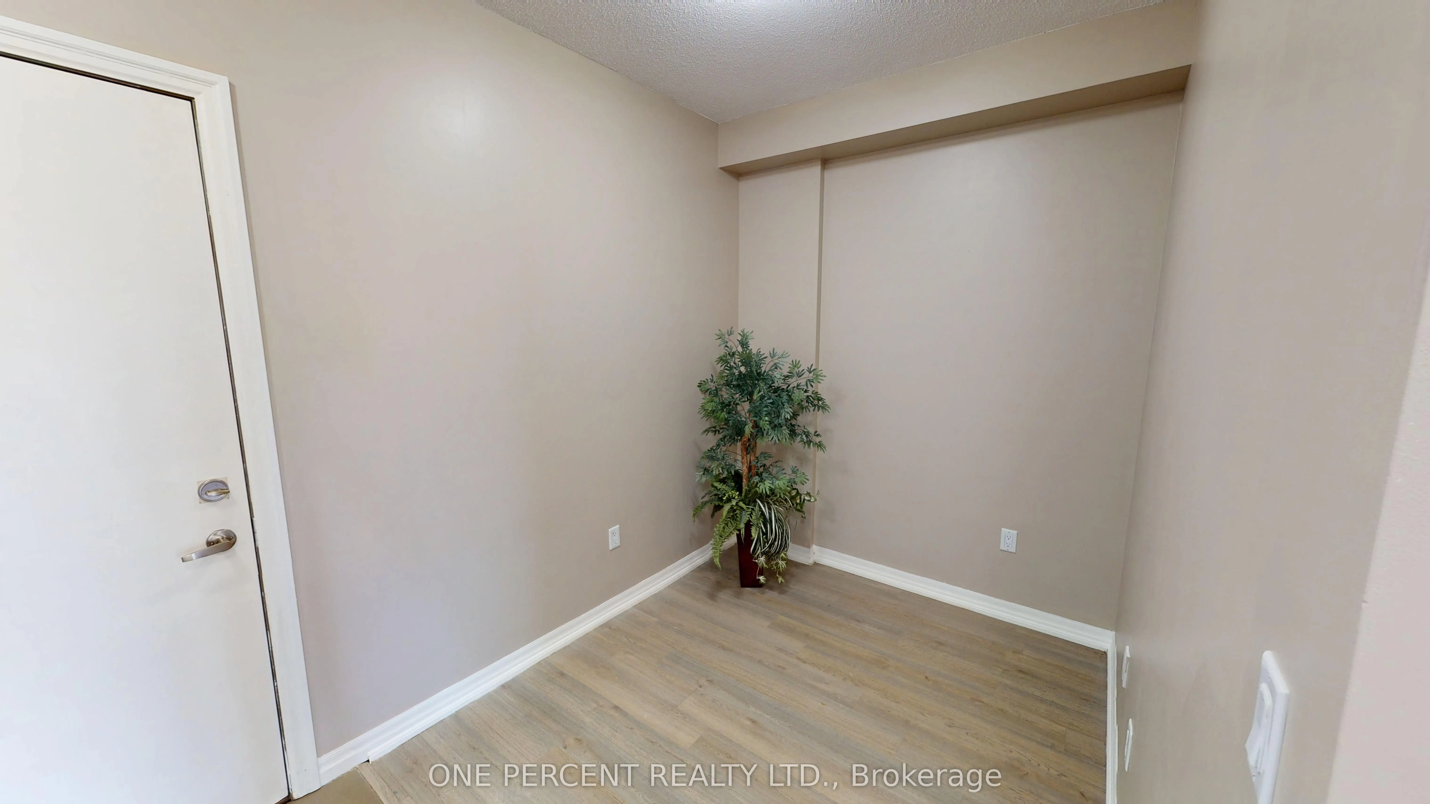 560 North Service Road, #605