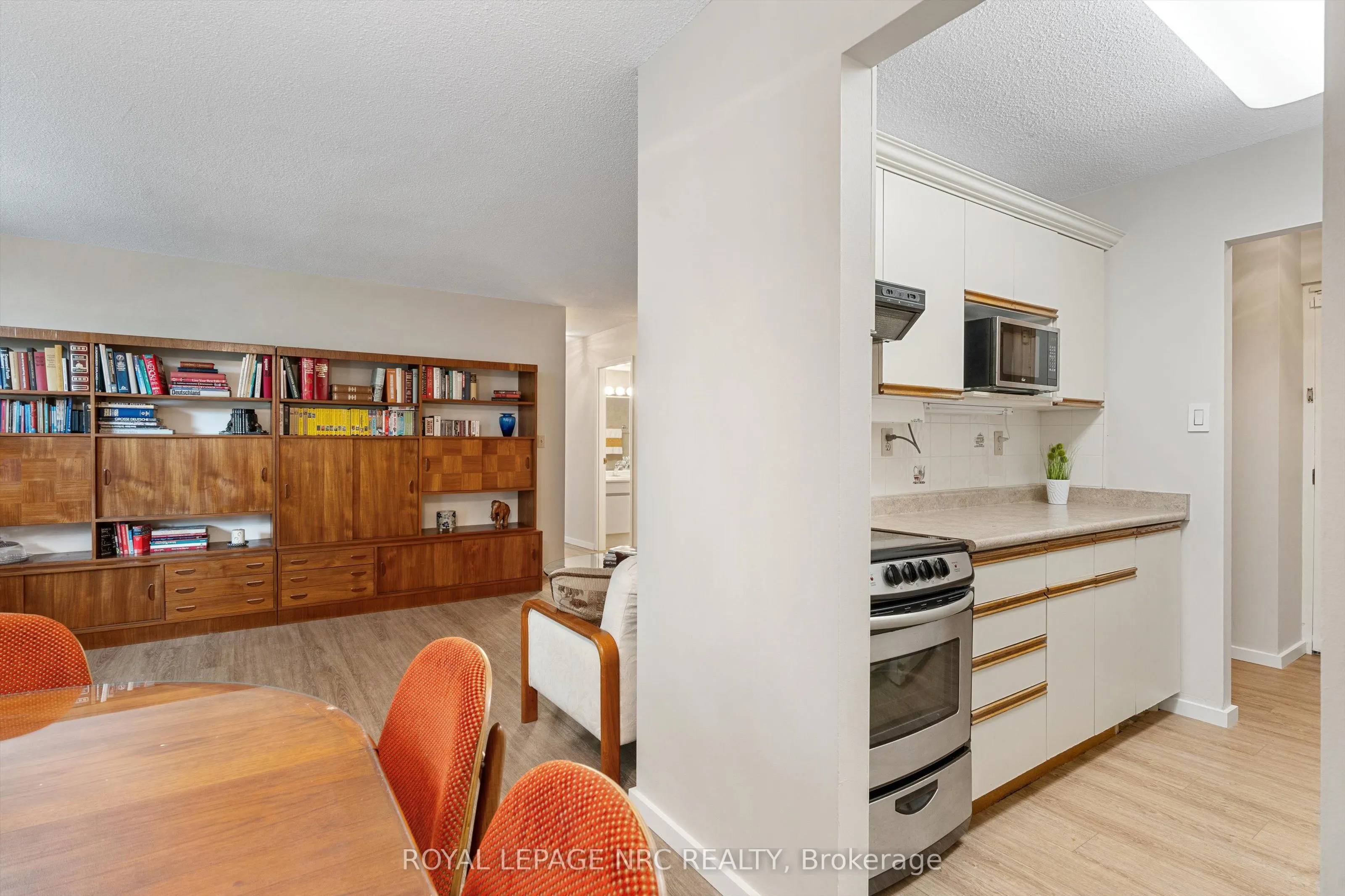 365 Geneva Street, #401