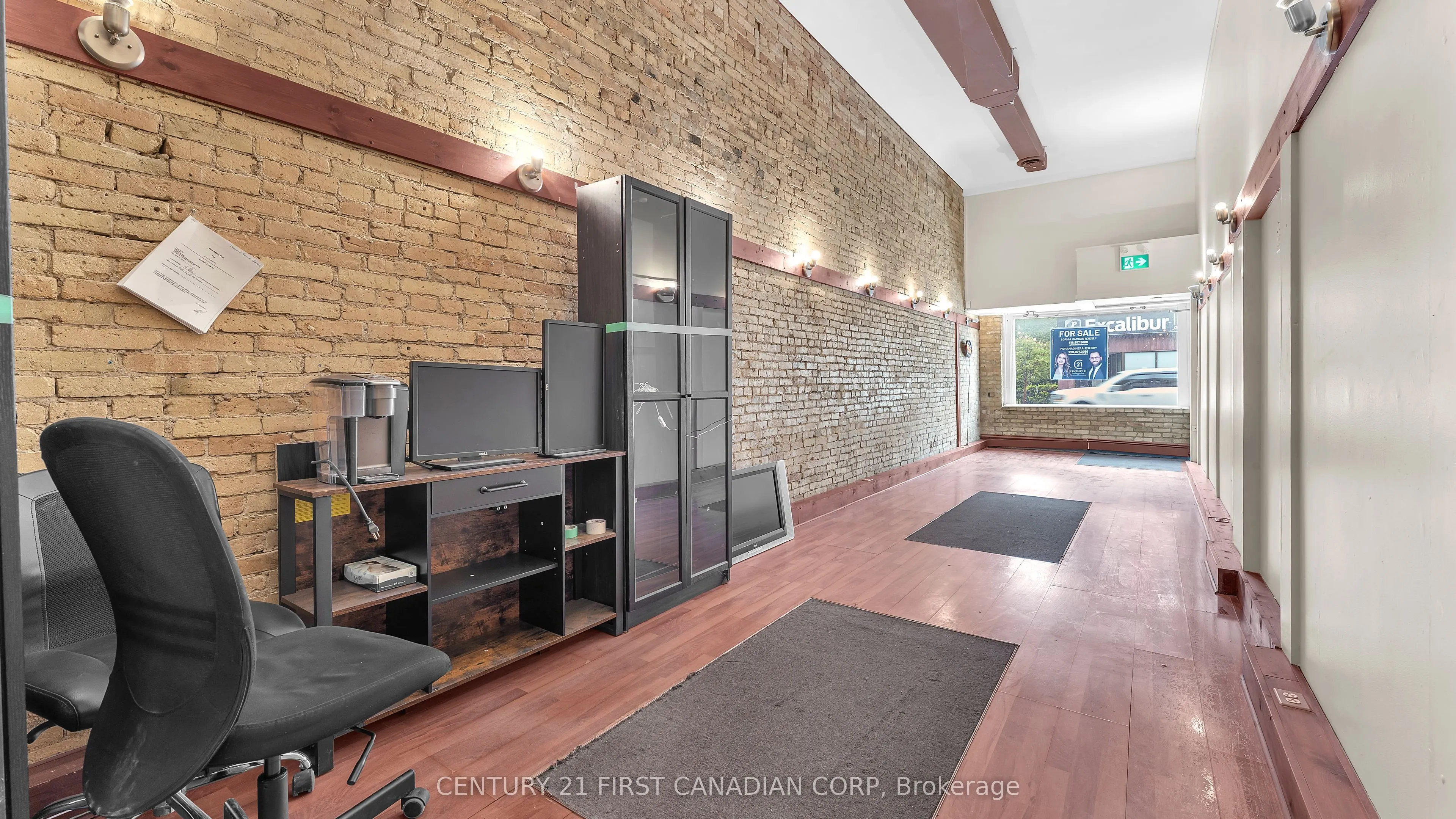413 Main Street S