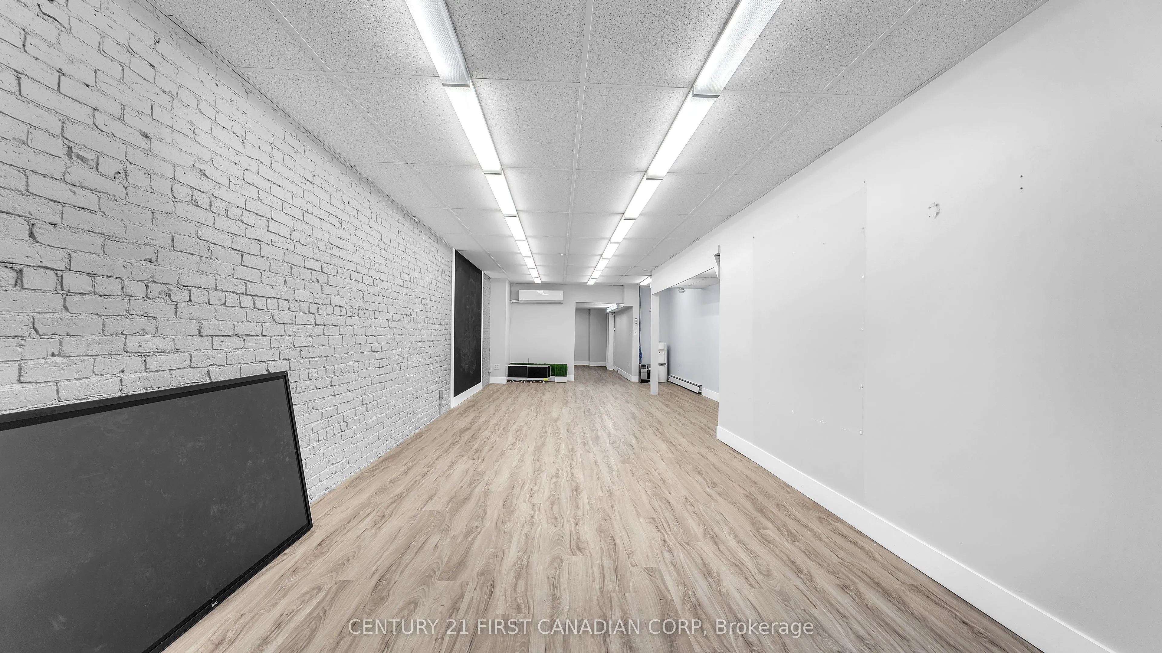 413 Main Street S