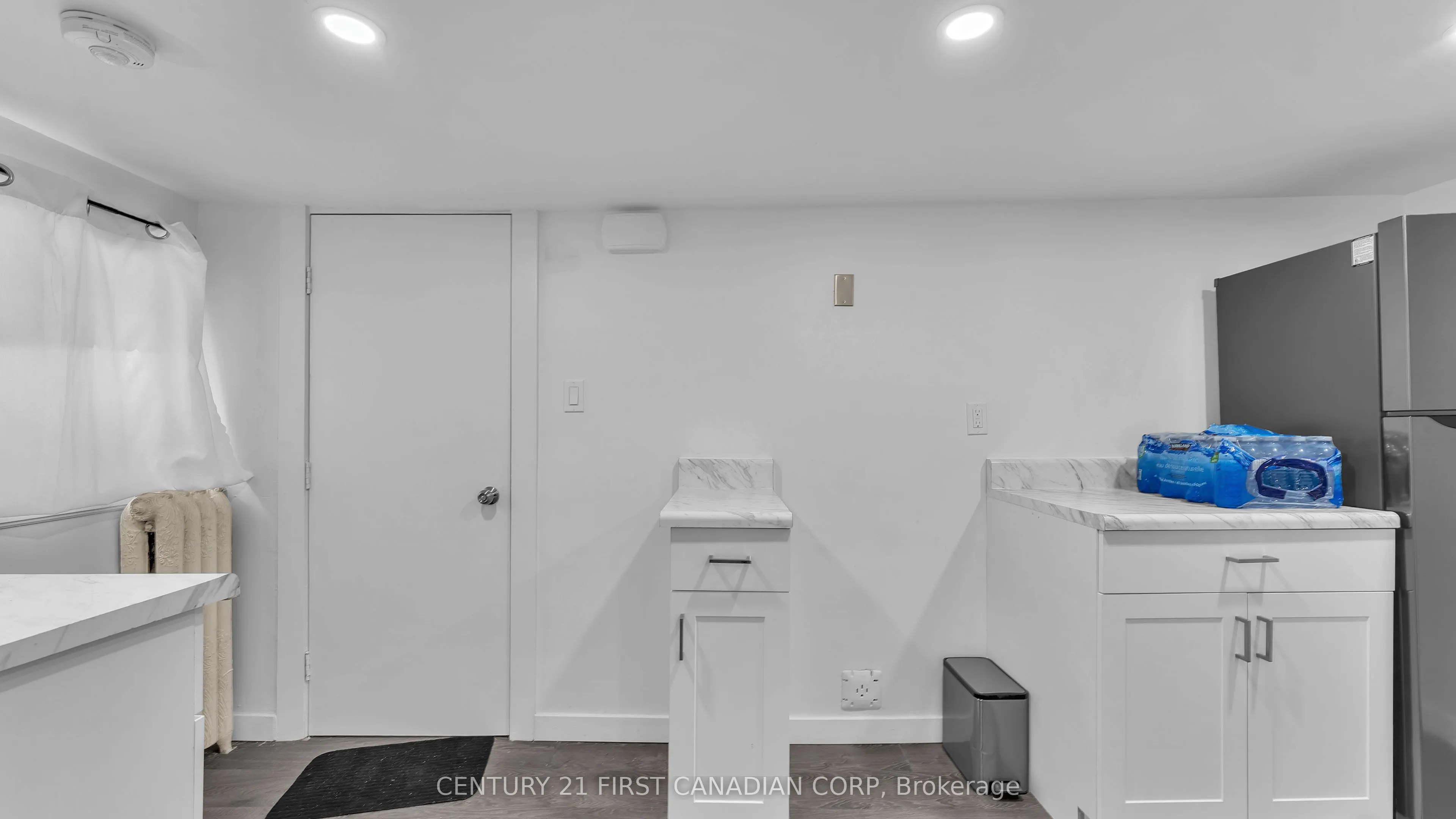 413 Main Street S