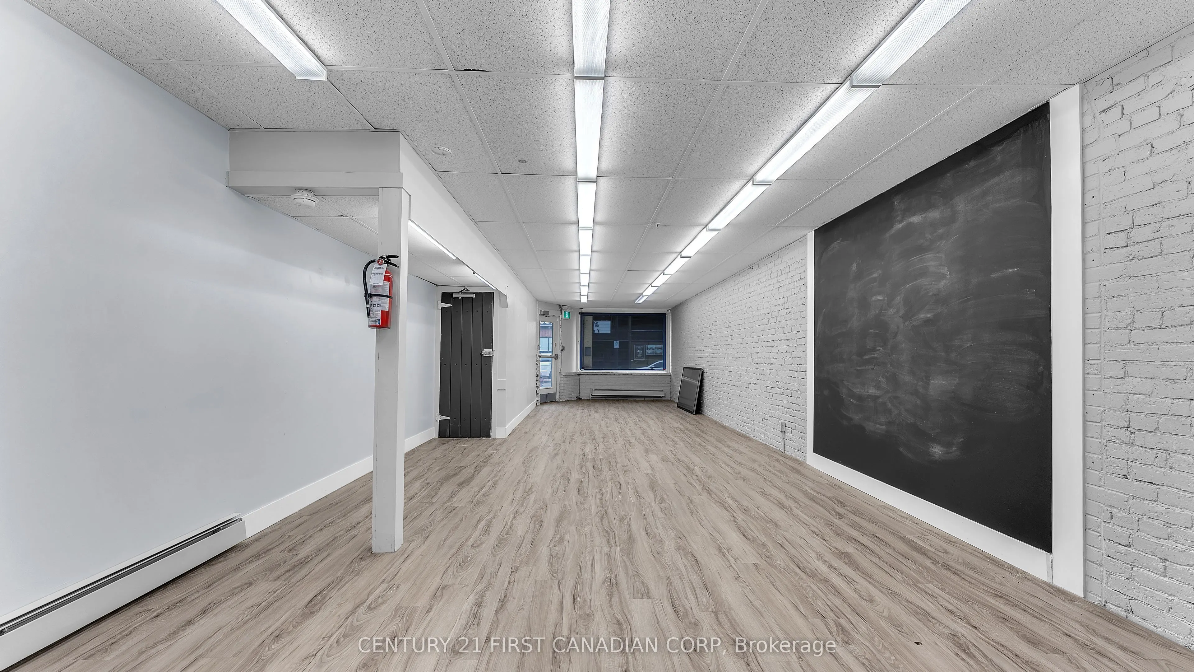 413 Main Street S