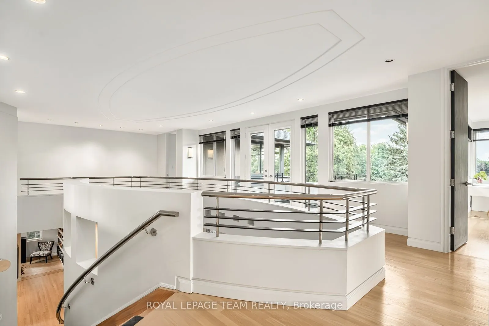 725 Manor Avenue