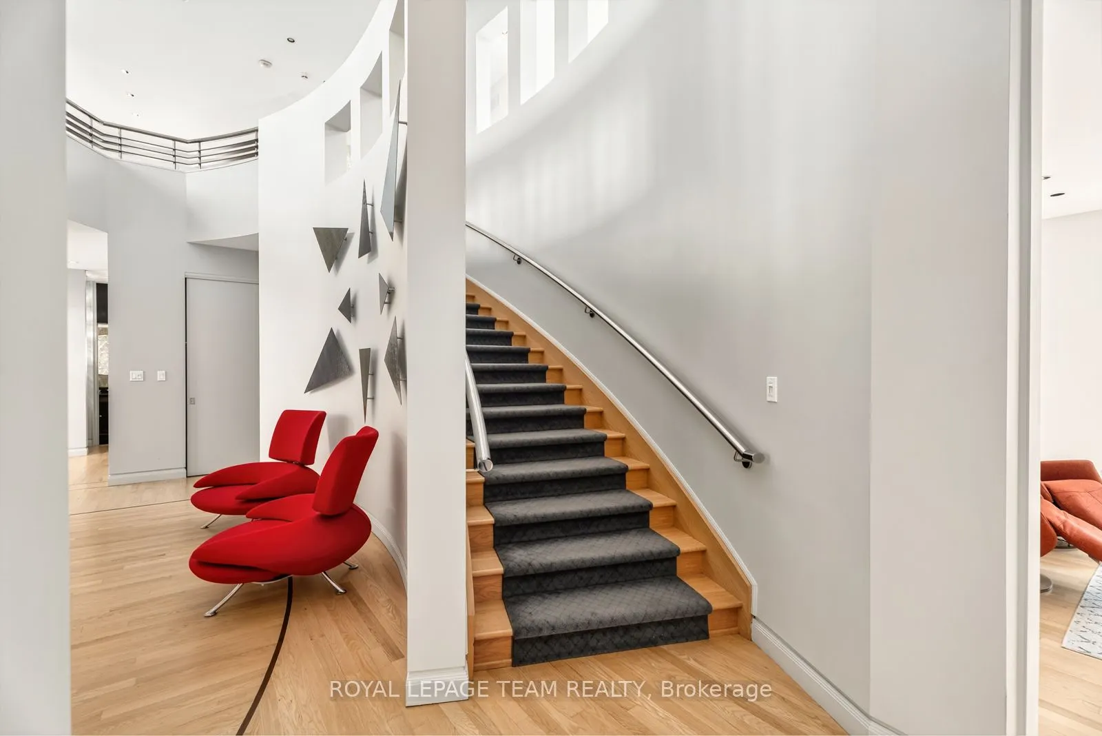 725 Manor Avenue