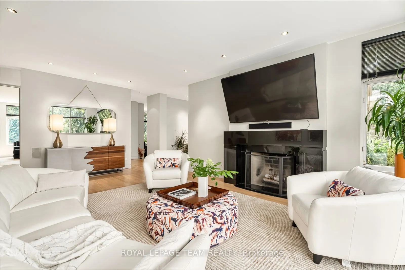 725 Manor Avenue