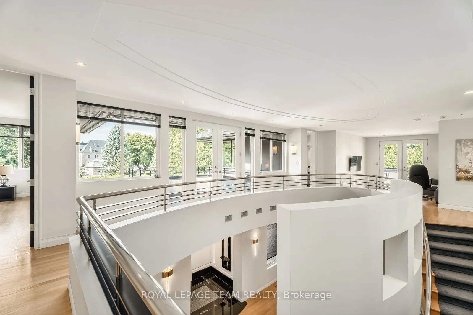 725 Manor Avenue