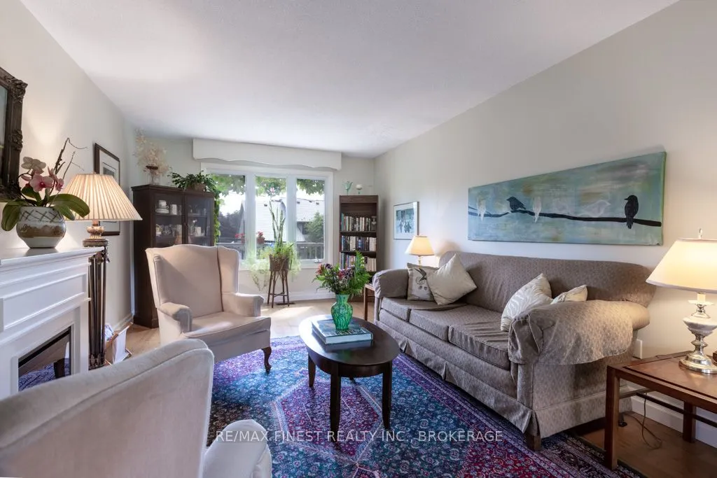 1043 LINCOLN Drive