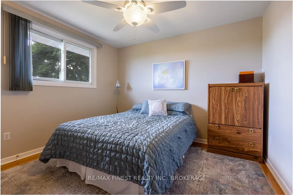 1043 LINCOLN Drive