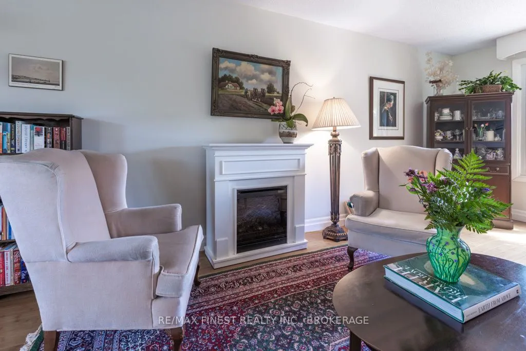 1043 LINCOLN Drive