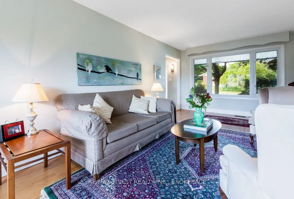 1043 LINCOLN Drive