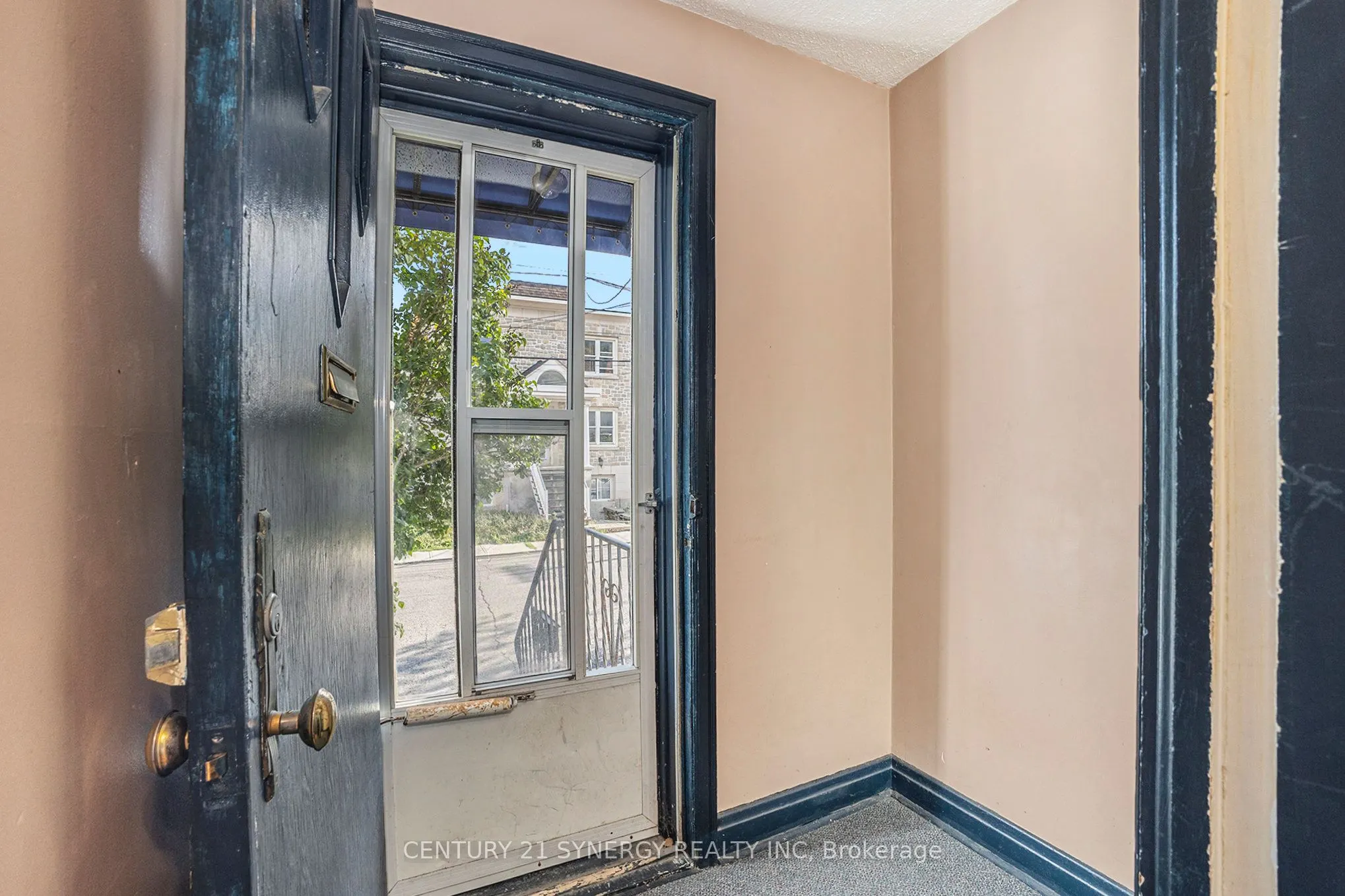 327 Richelieu Avenue