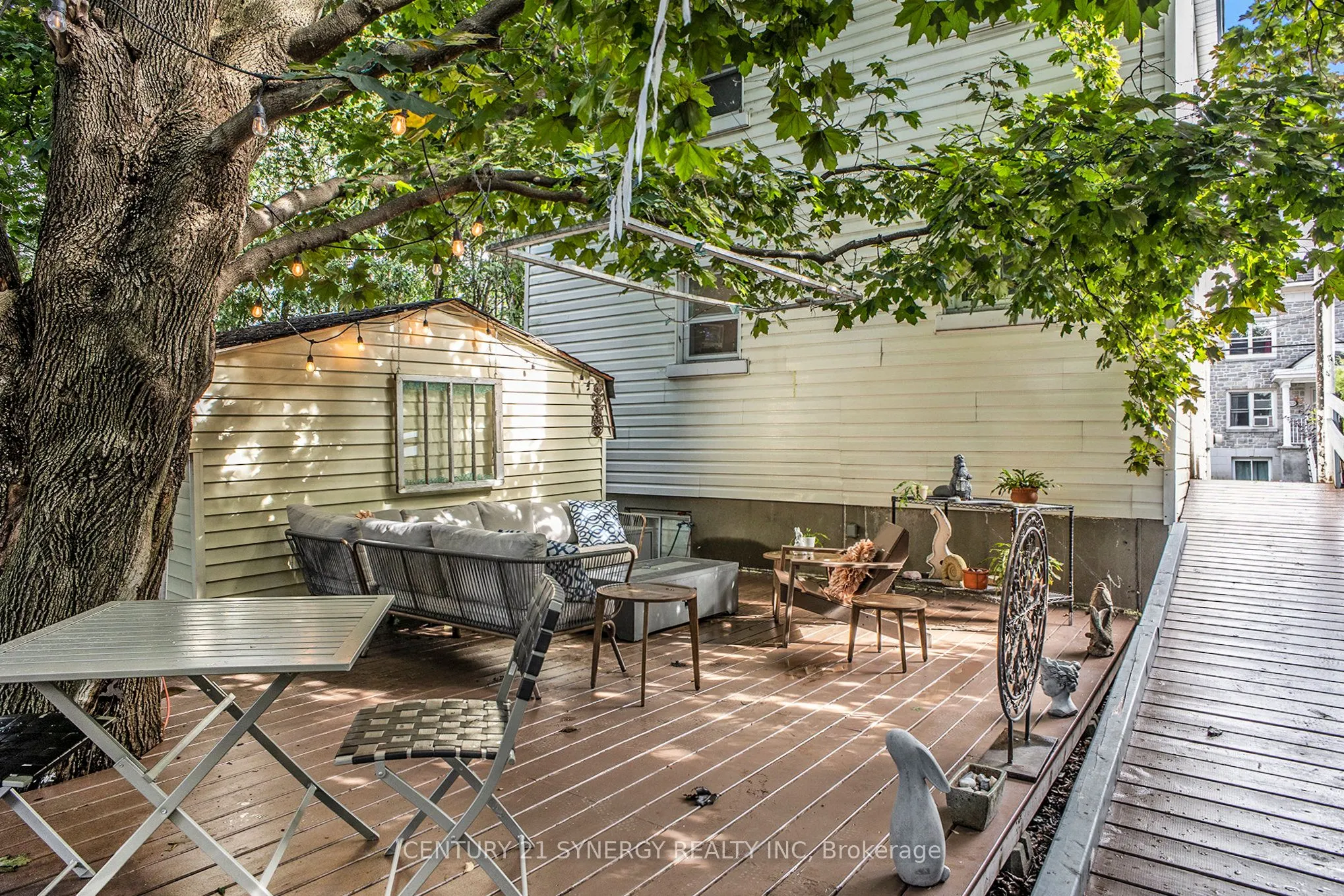 327 Richelieu Avenue