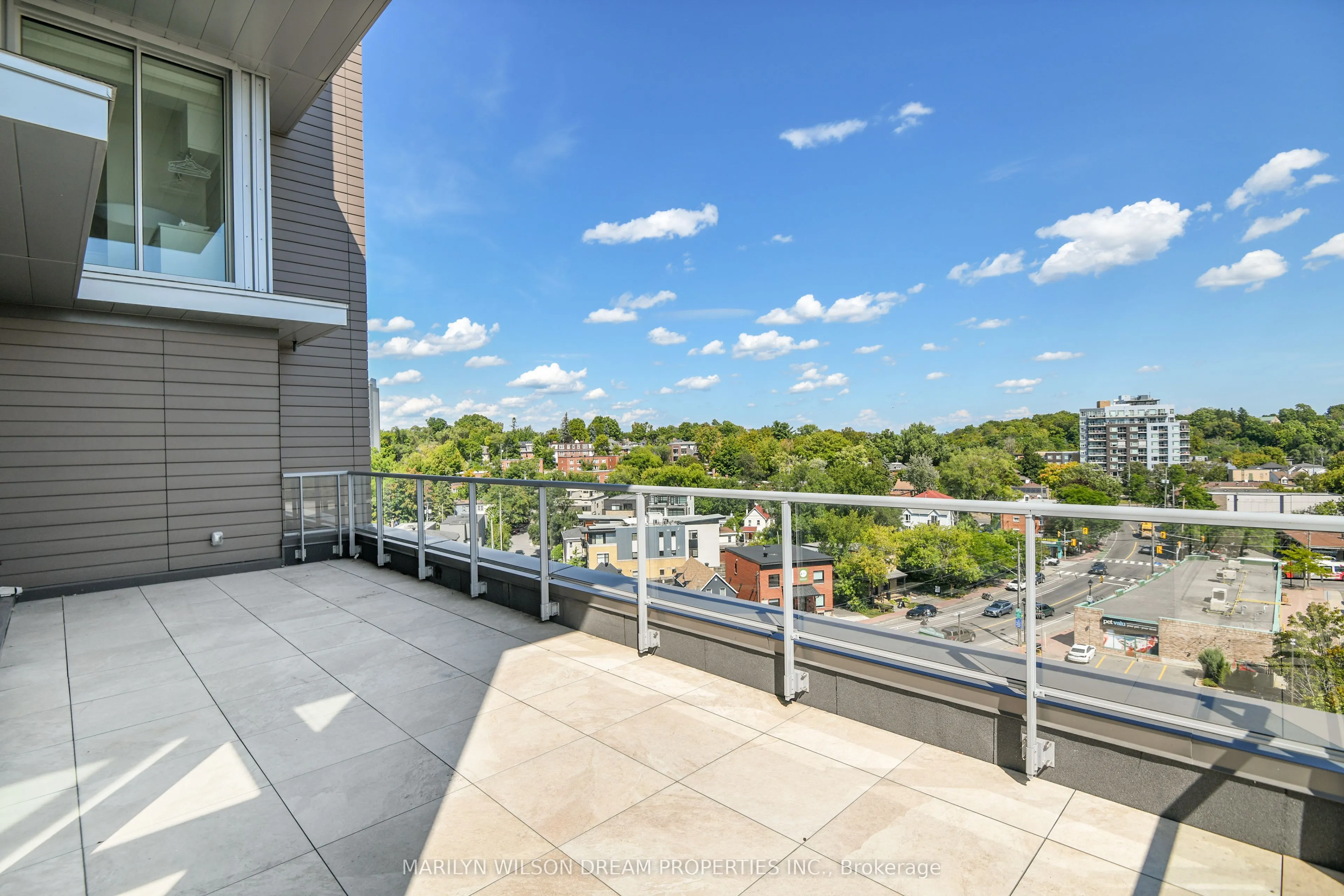 135 Barrette Street, #PH3