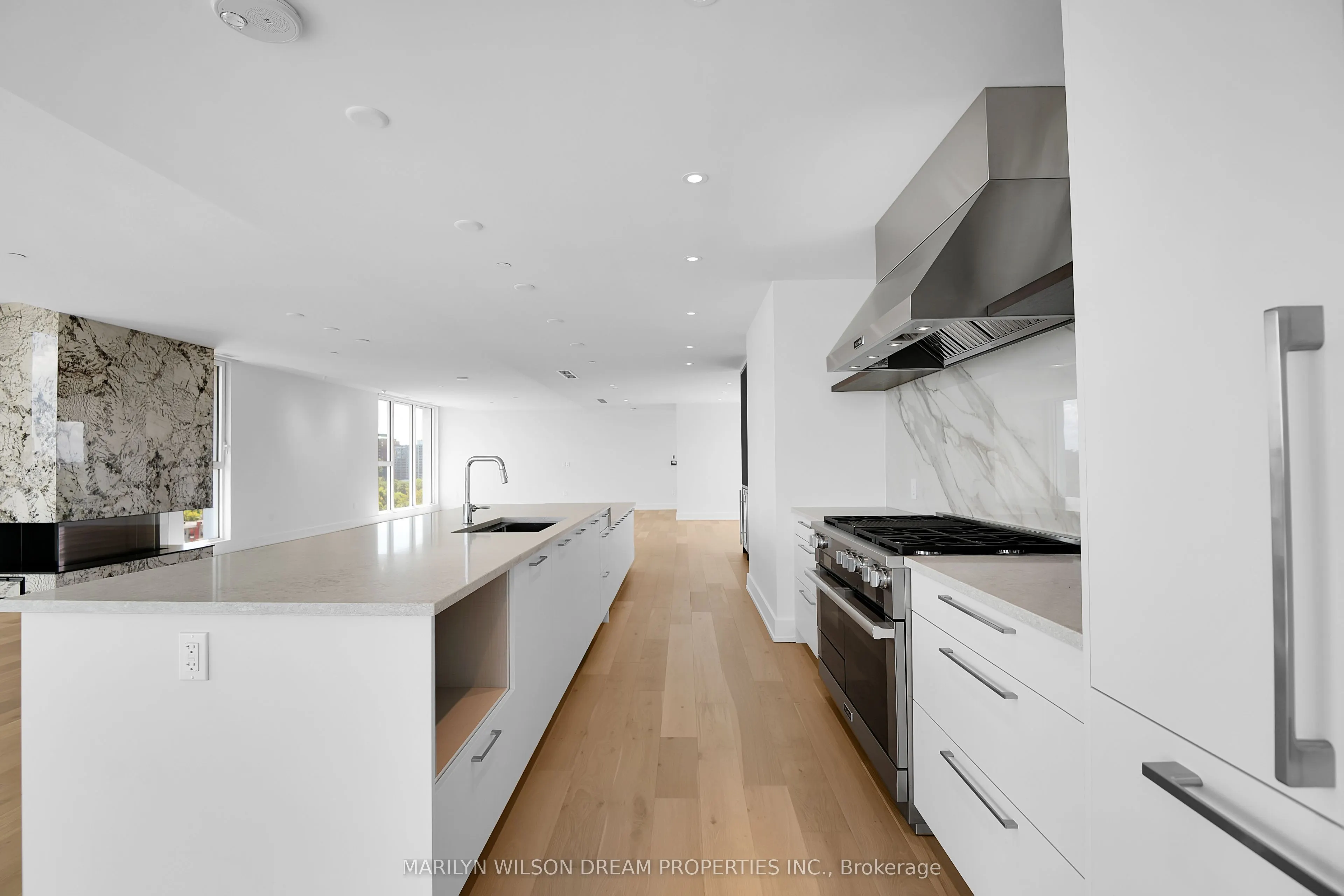 135 Barrette Street, #PH3