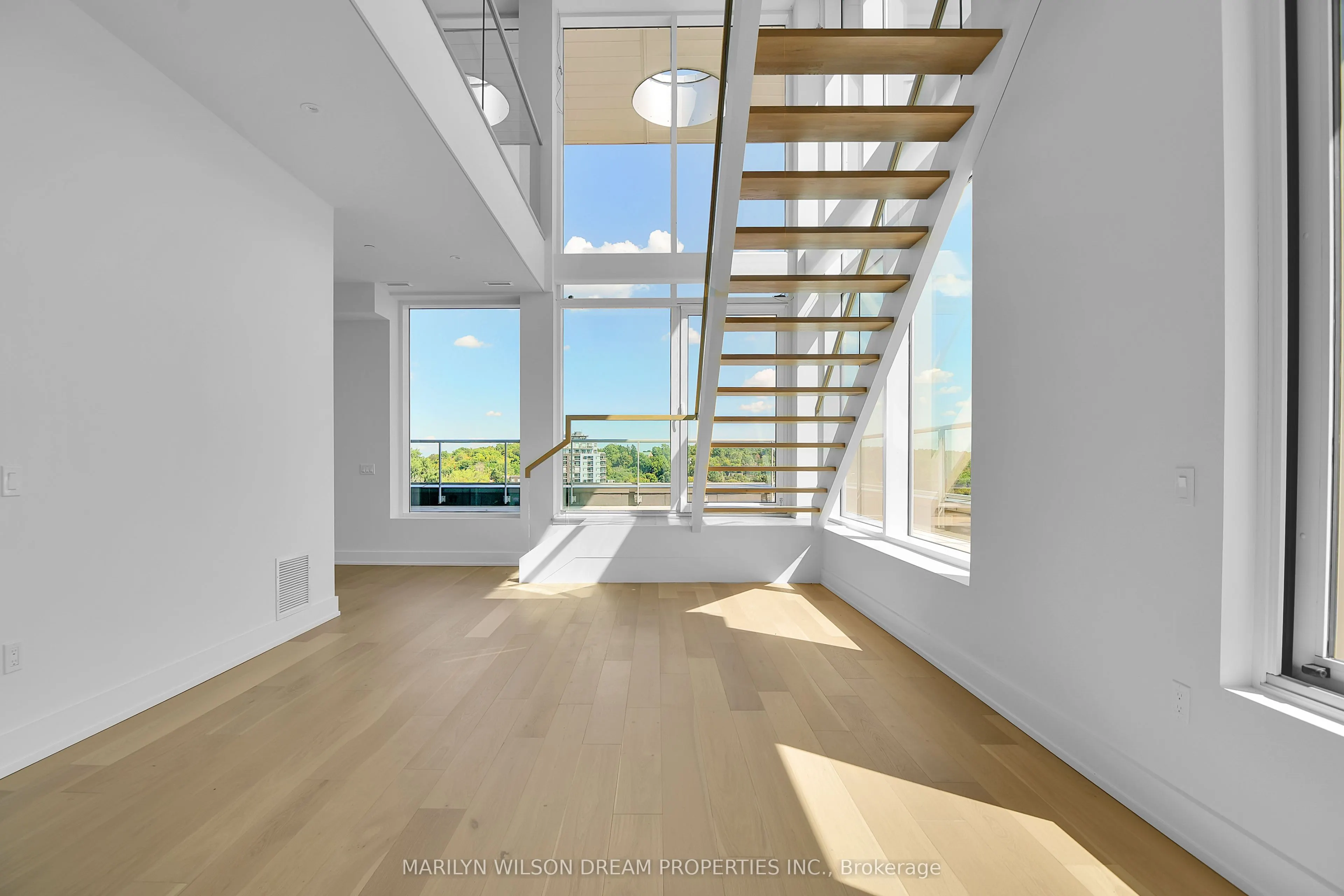 135 Barrette Street, #PH3
