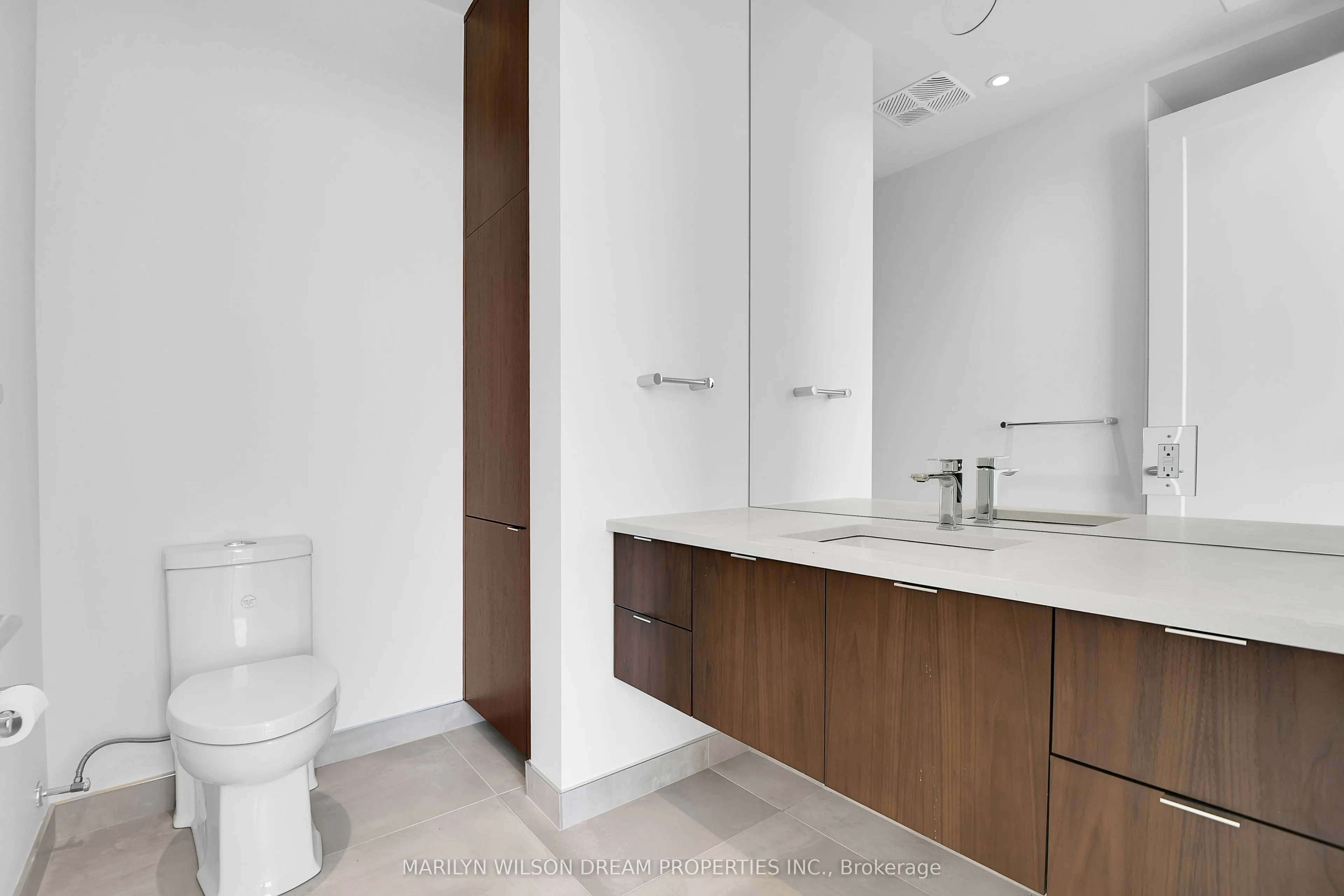 135 Barrette Street, #PH3