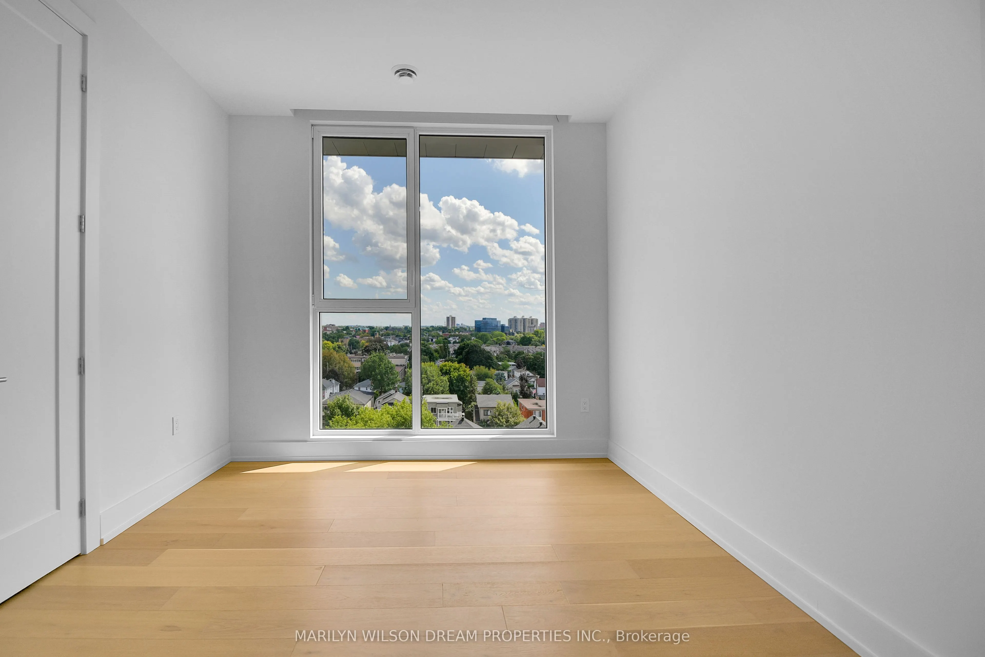 135 Barrette Street, #PH3