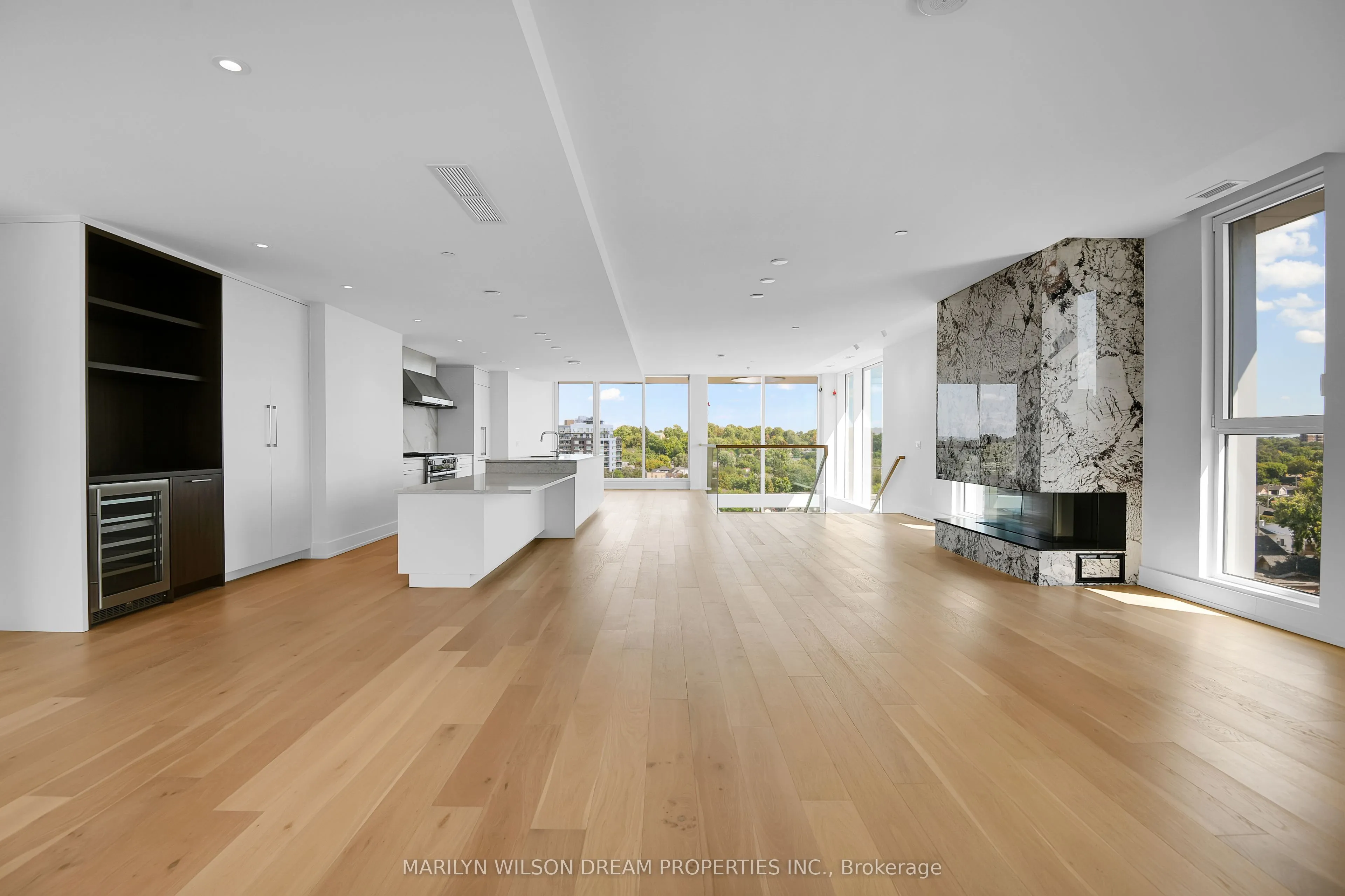 135 Barrette Street, #PH3