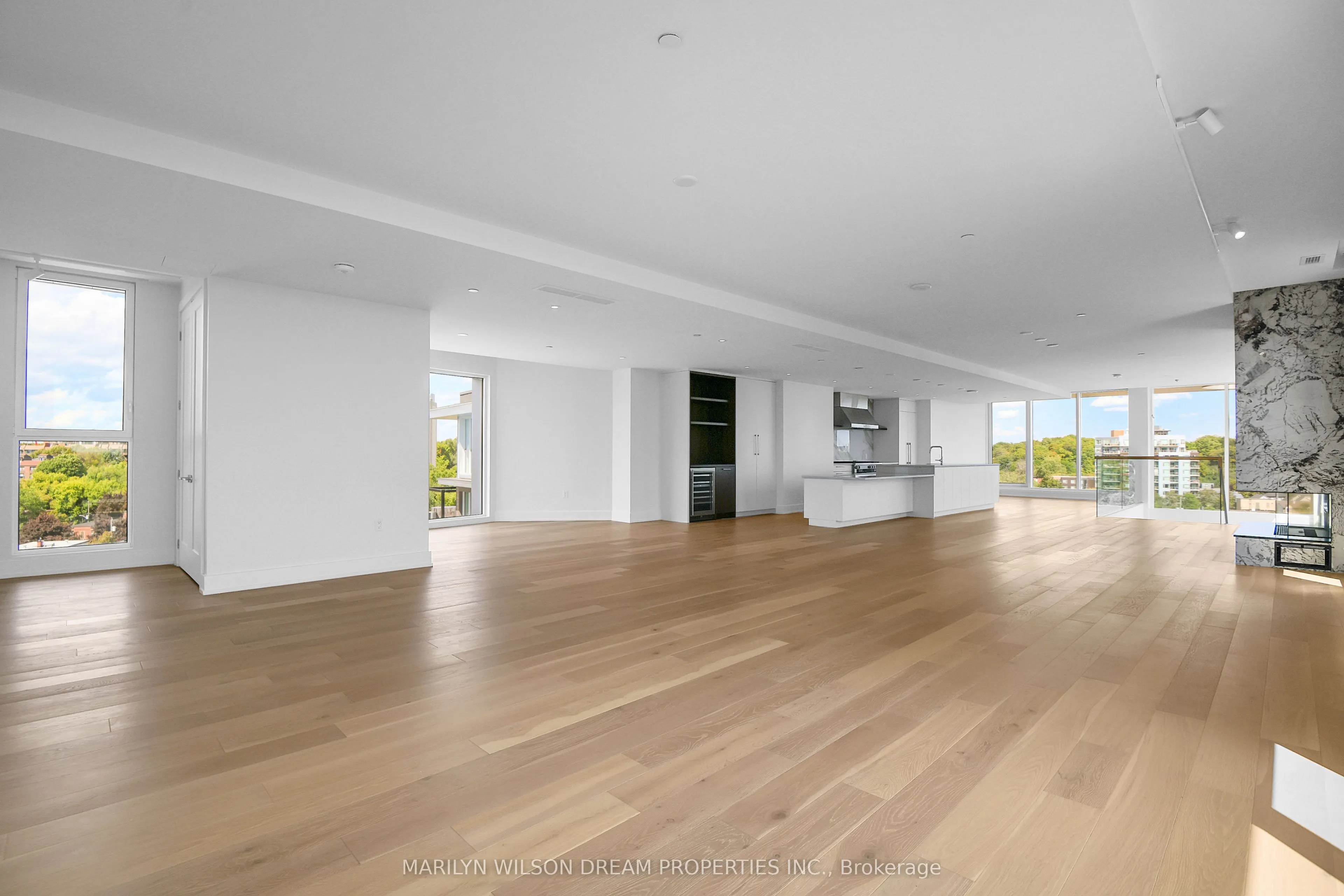 135 Barrette Street, #PH3
