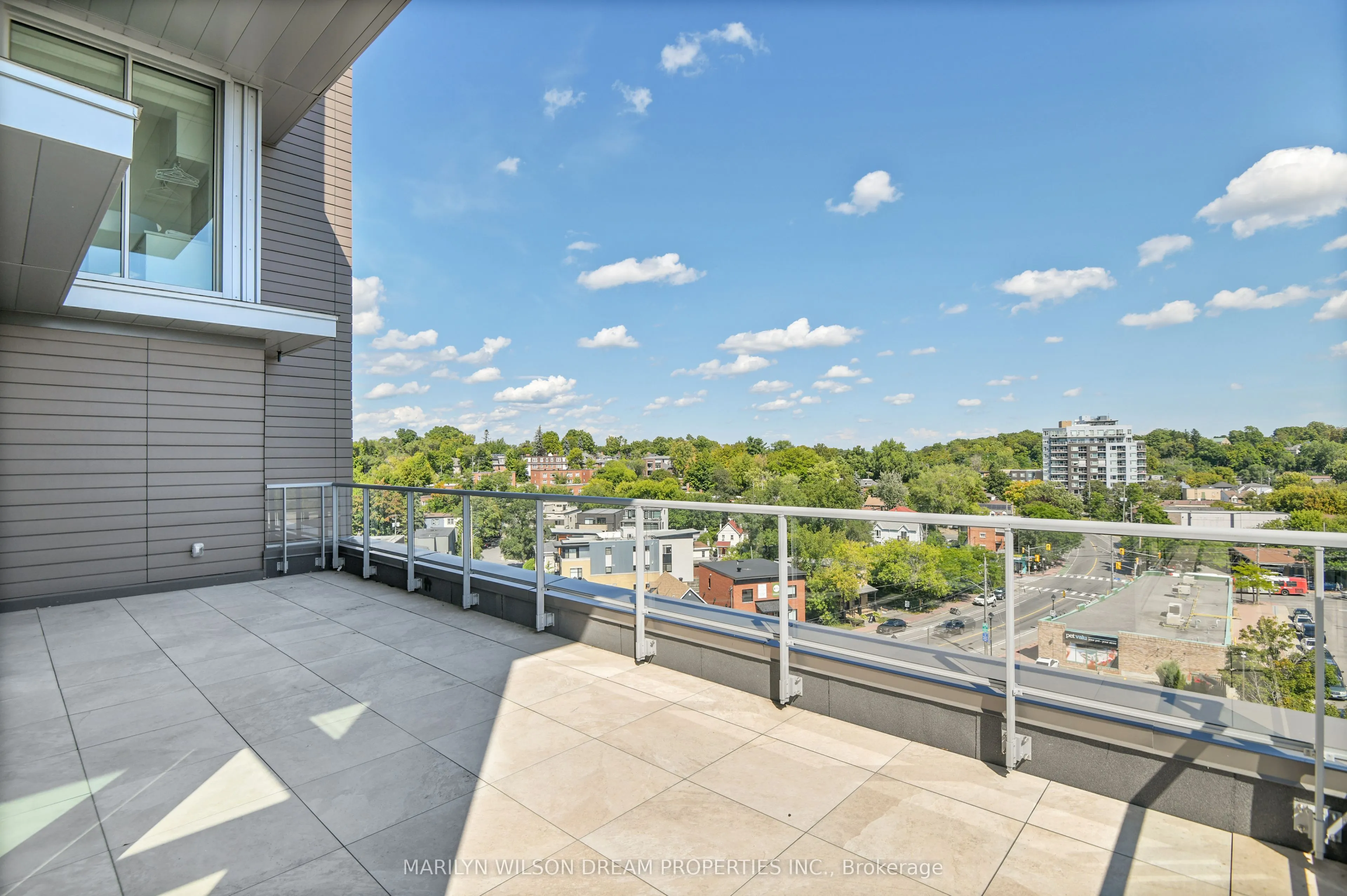 135 Barrette Street, #PH3