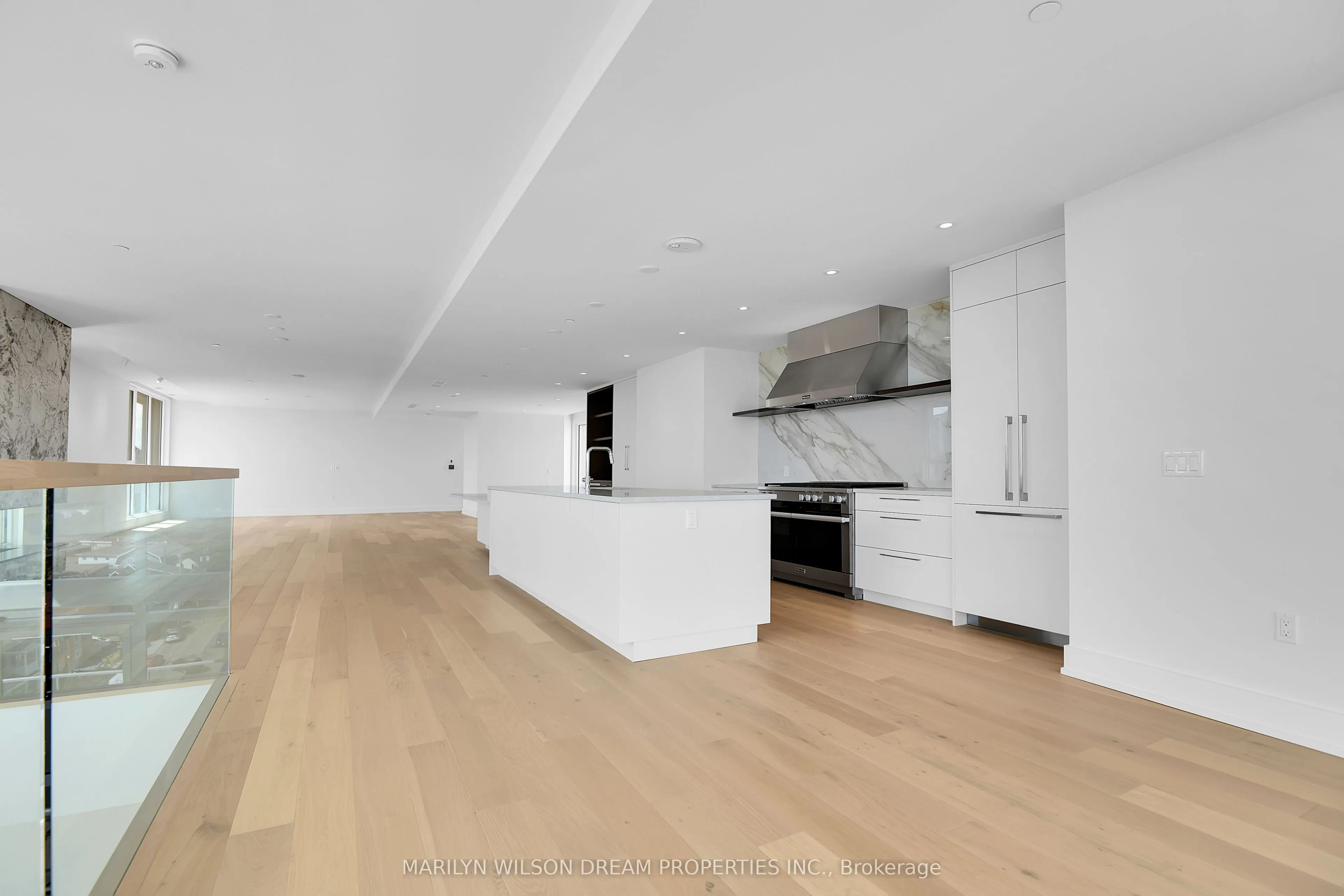 135 Barrette Street, #PH3