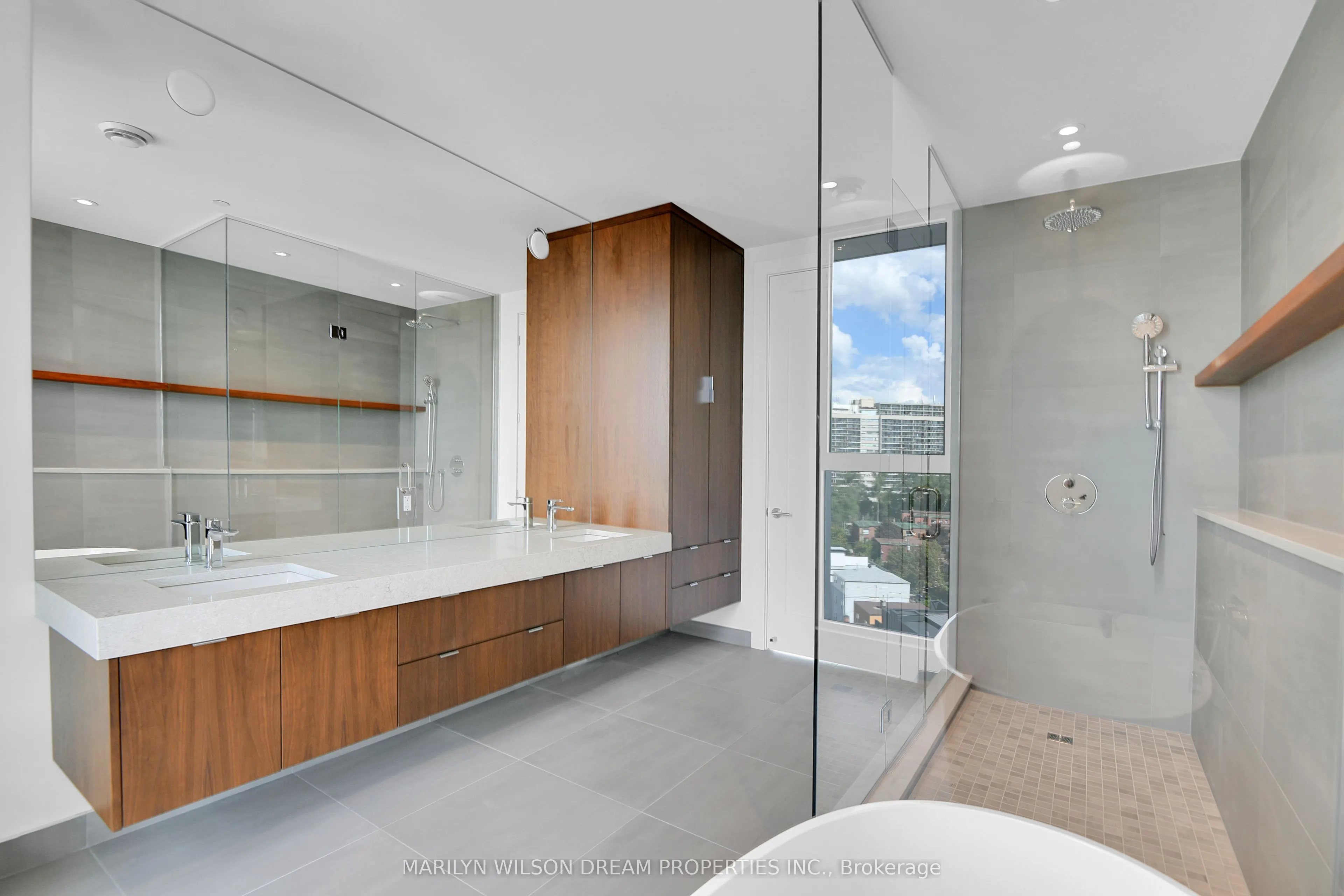 135 Barrette Street, #PH3