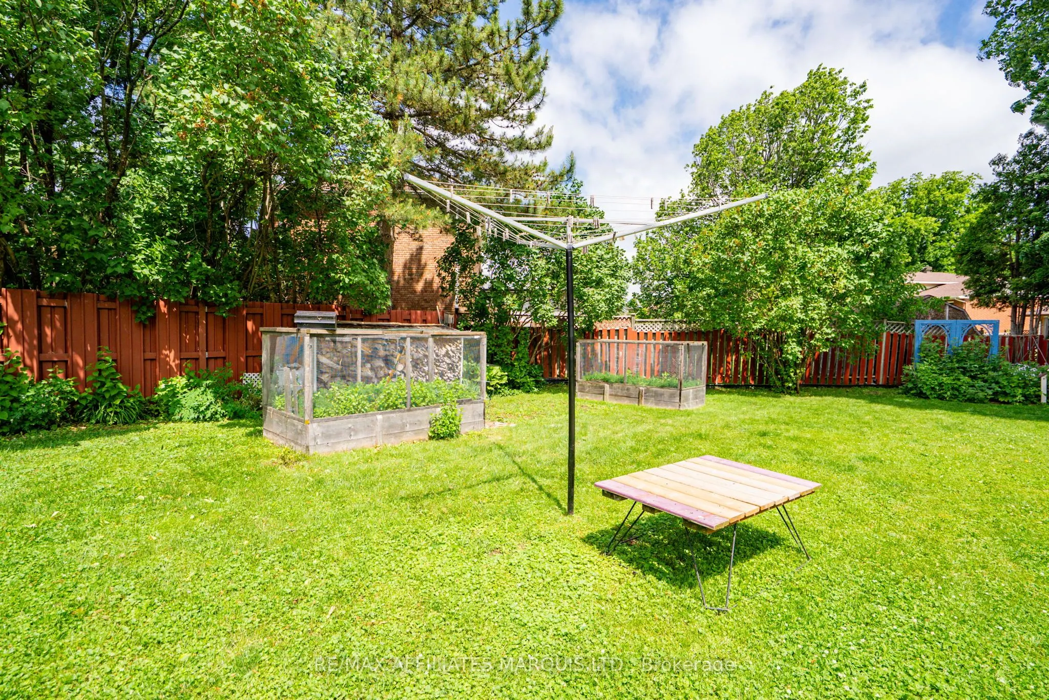 1356 Lochiel Street