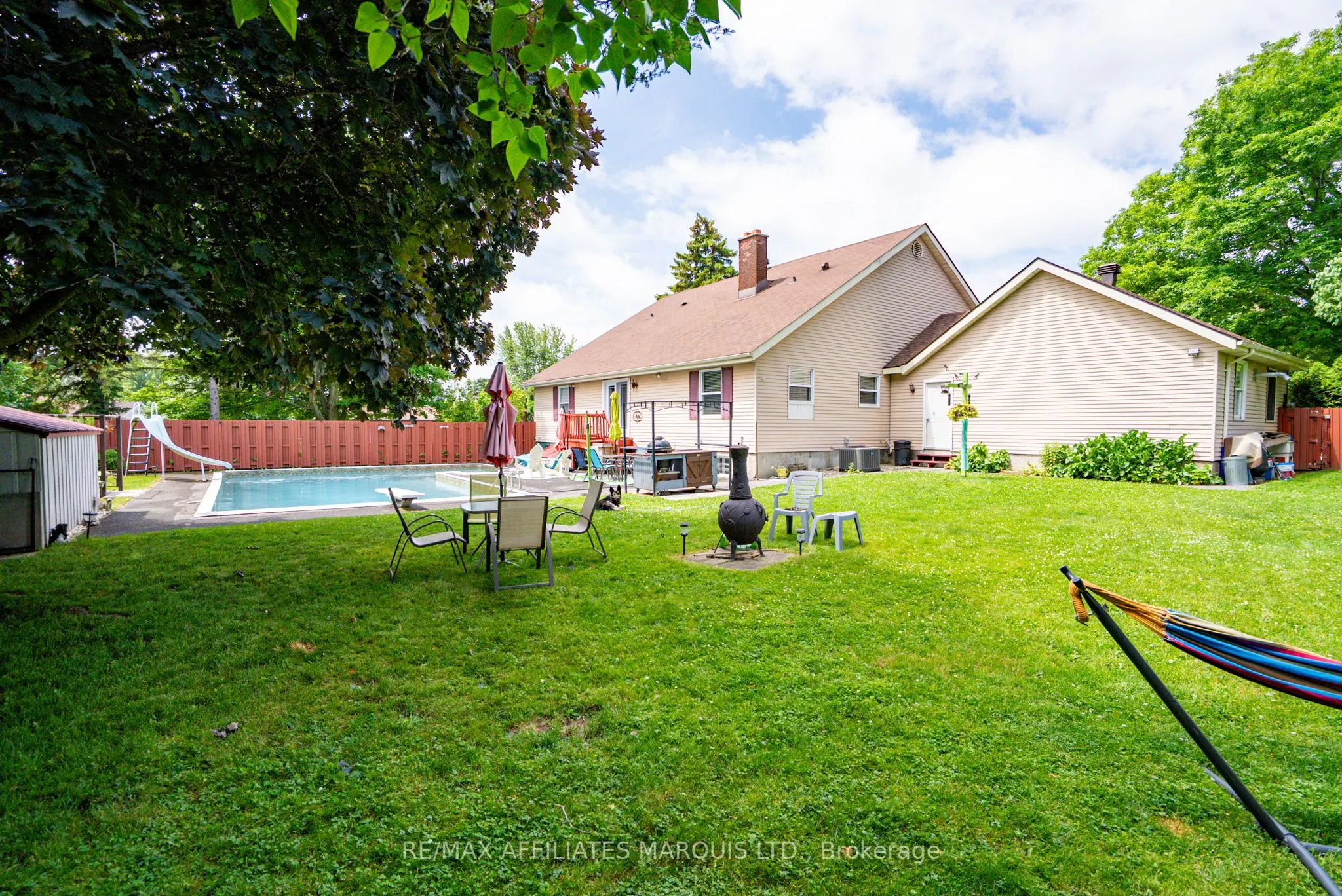 1356 Lochiel Street