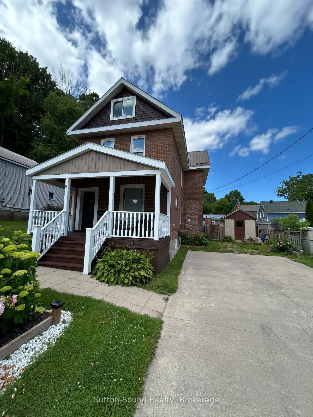 534 17th Street W