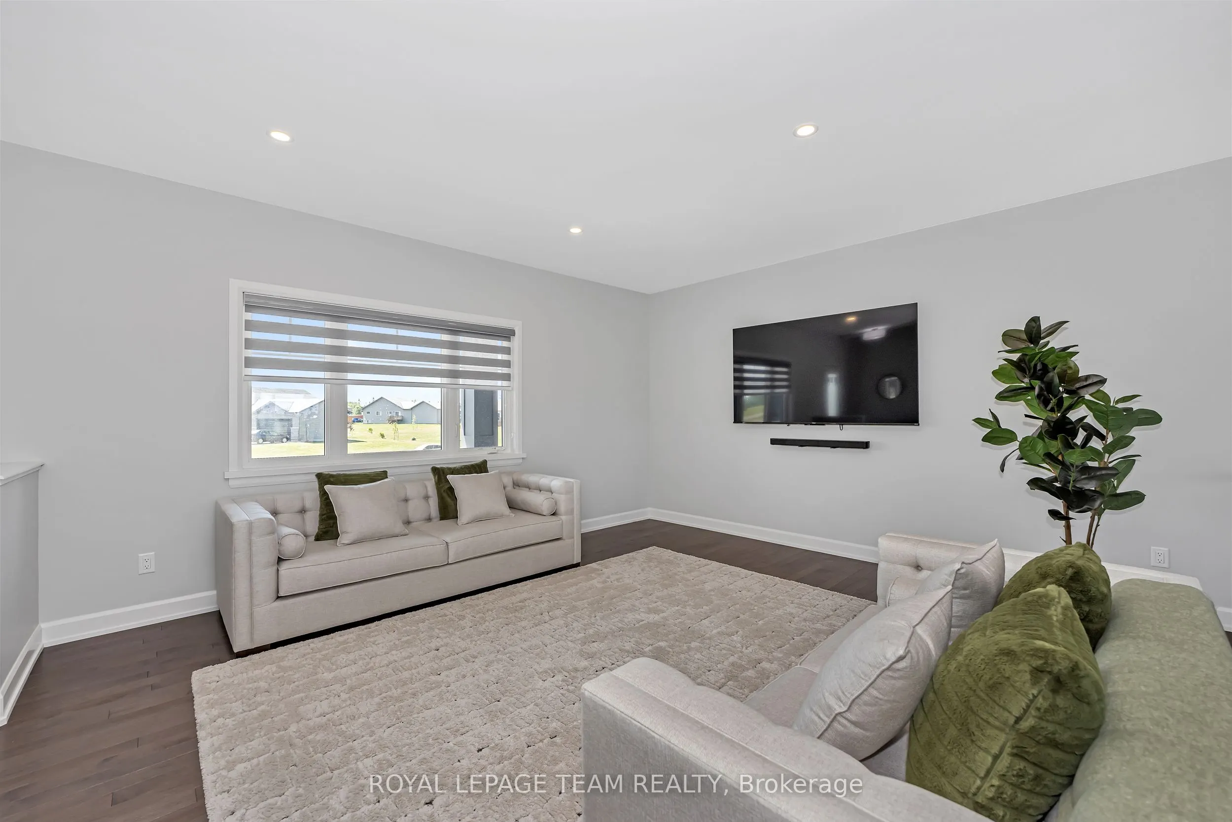 17 Isobel McEwan Street