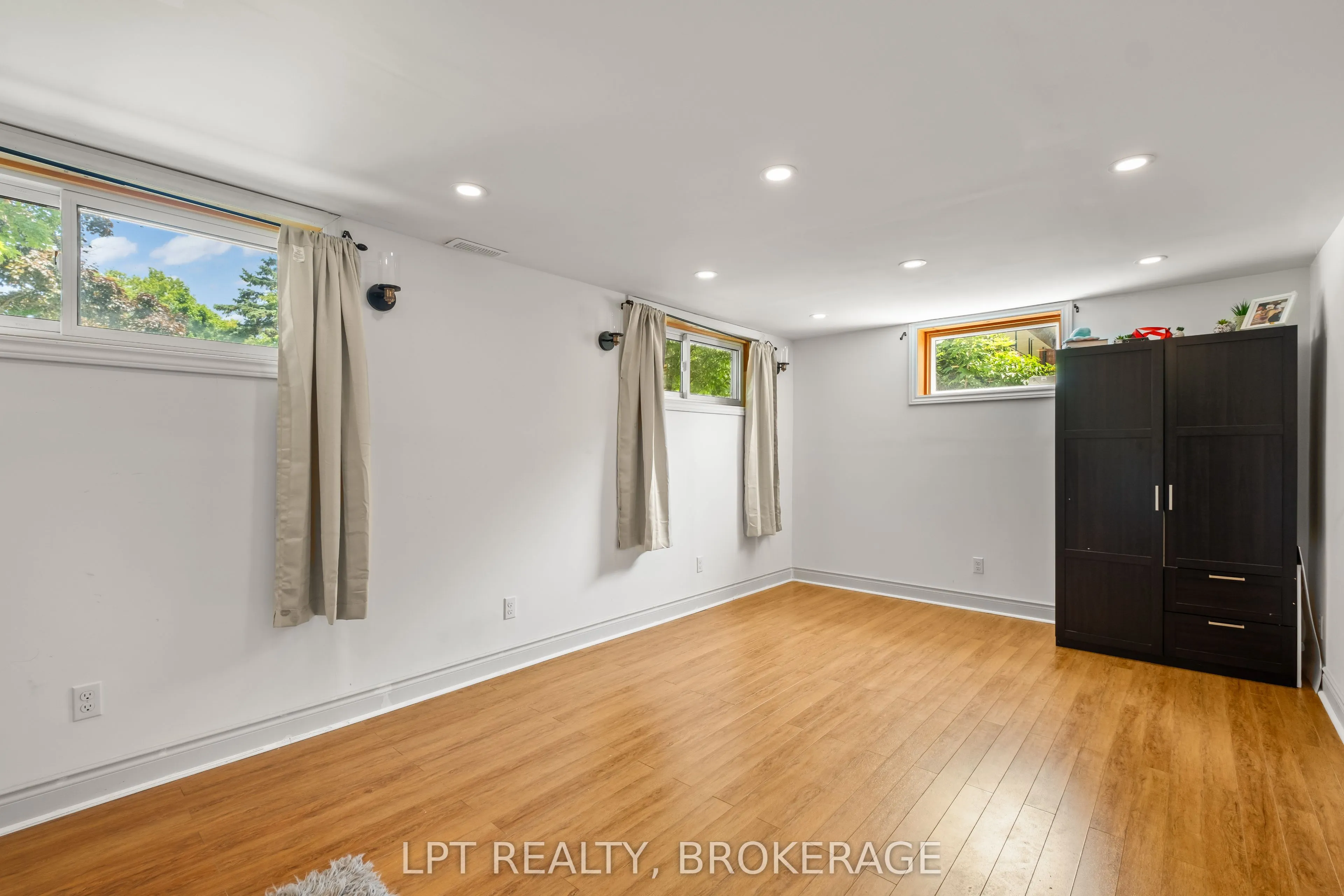 14 Herchmer Crescent