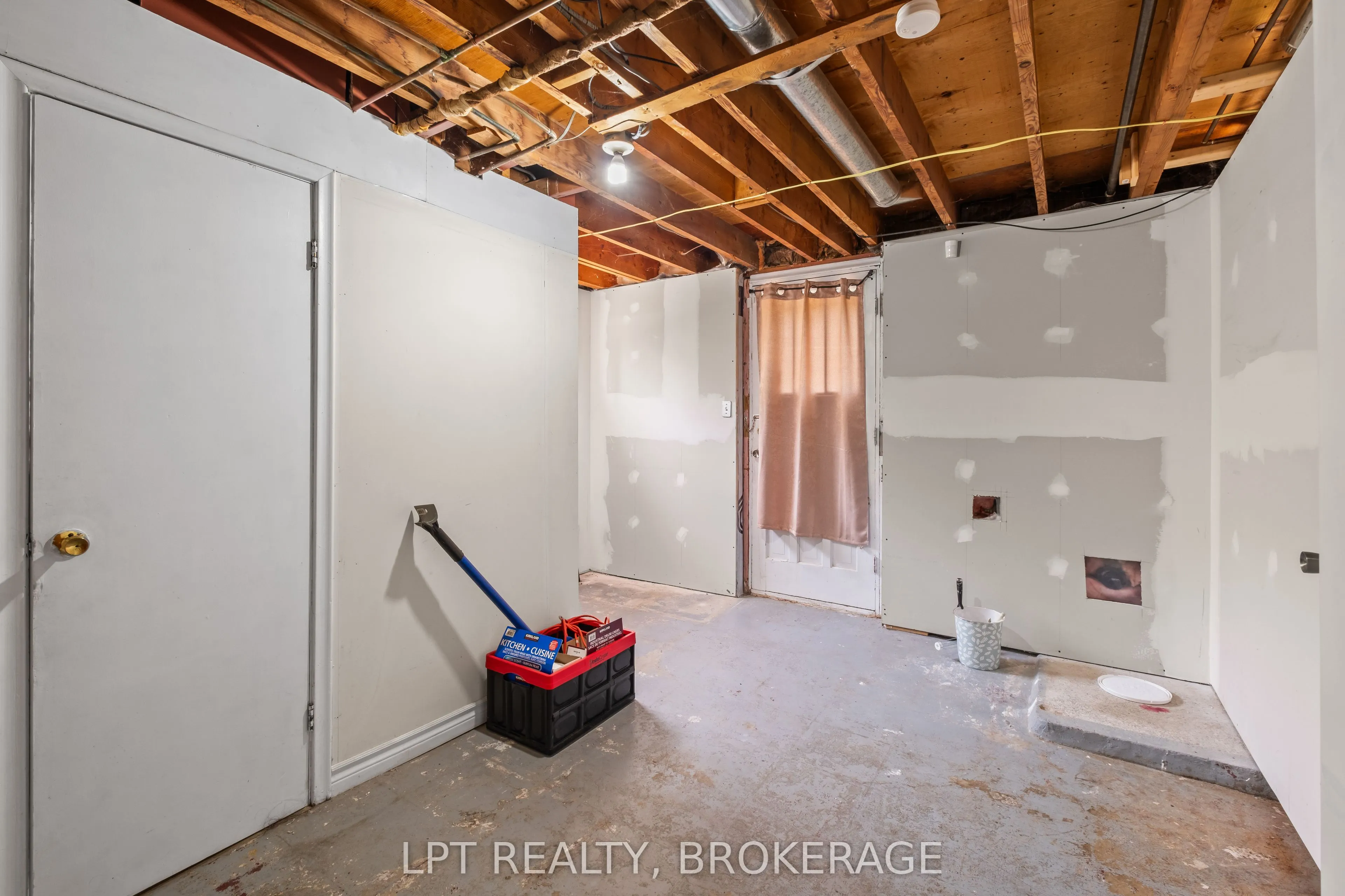 14 Herchmer Crescent