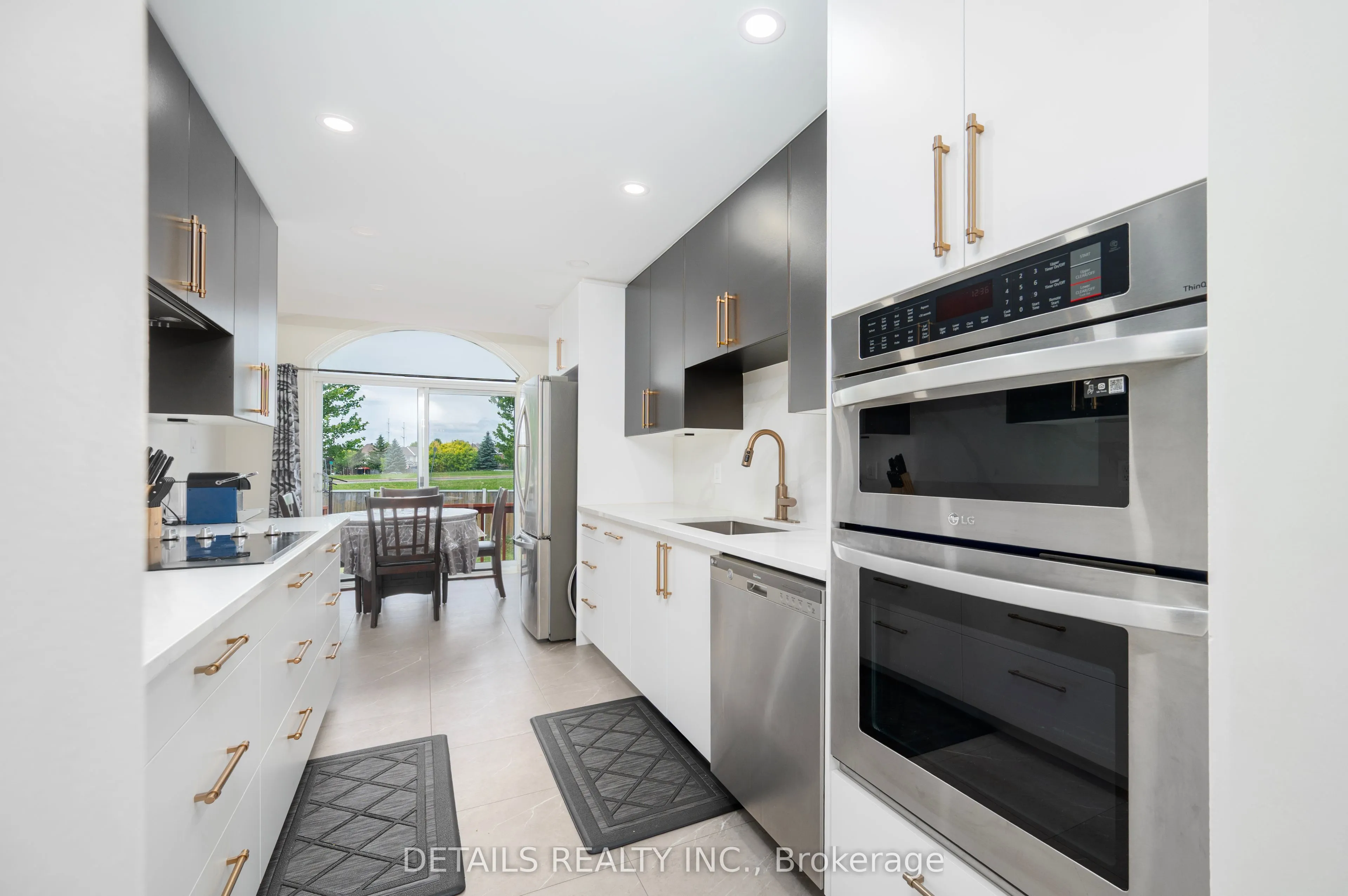 732 Carmella Crescent