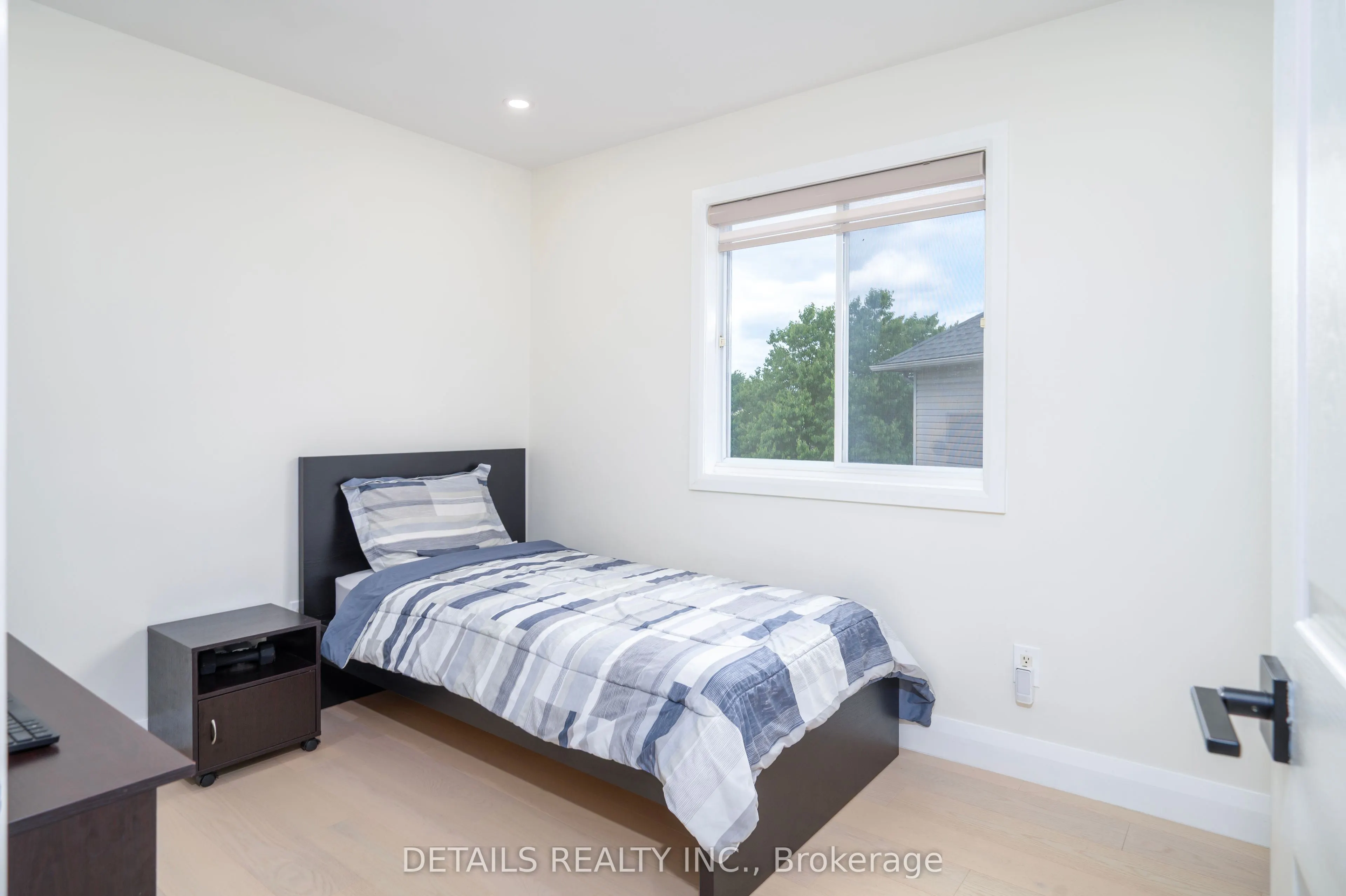 732 Carmella Crescent