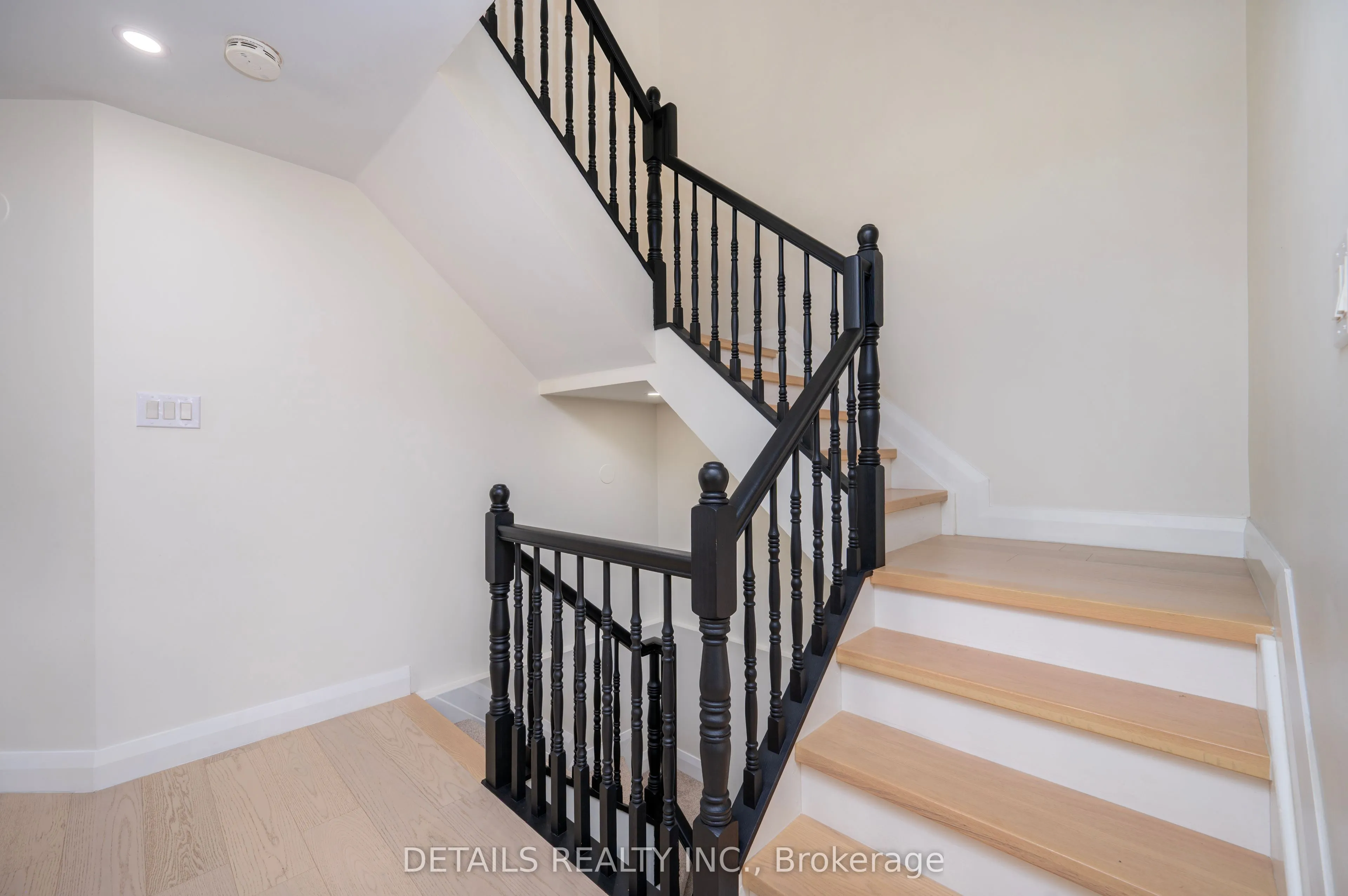 732 Carmella Crescent