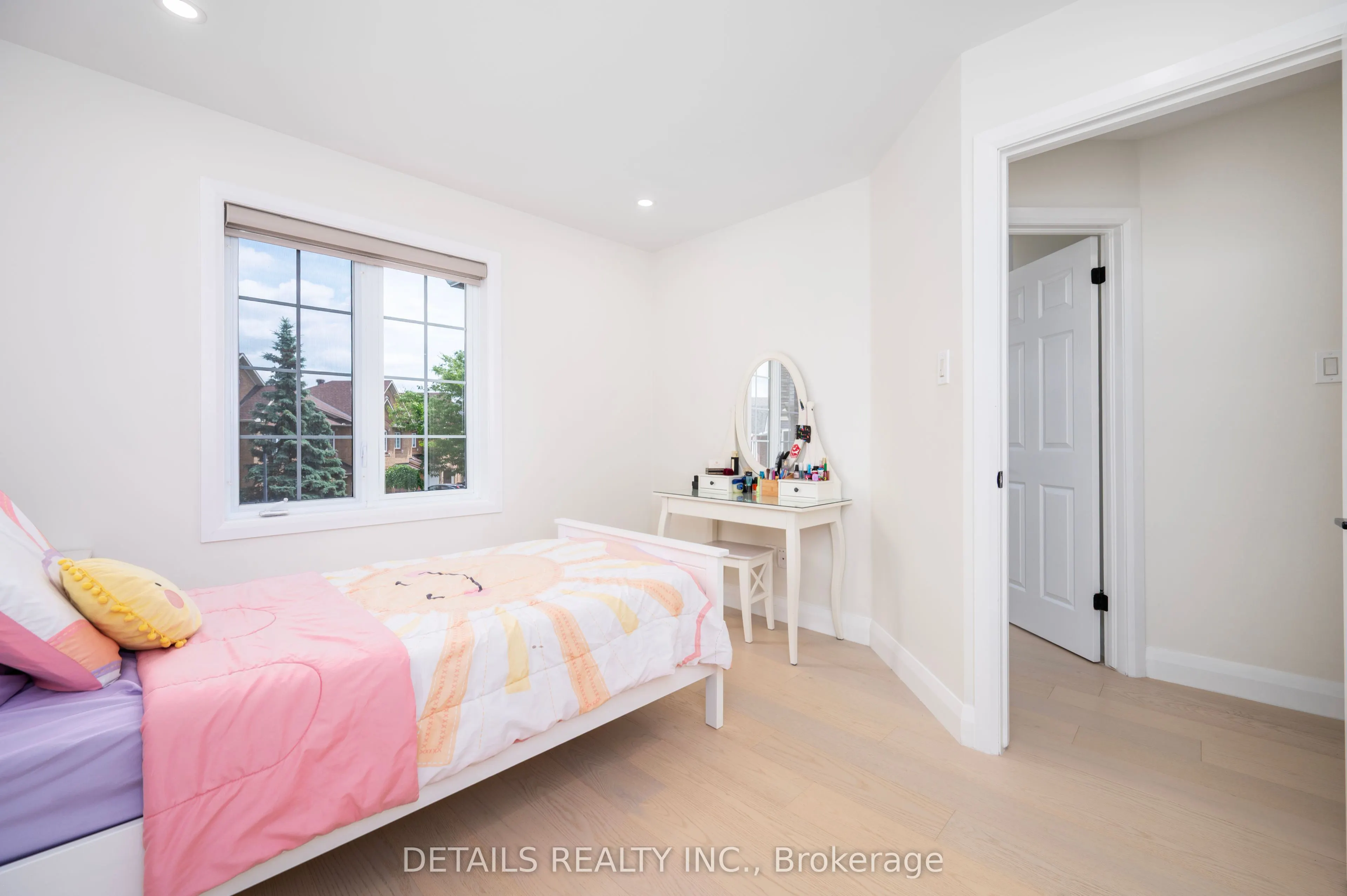 732 Carmella Crescent