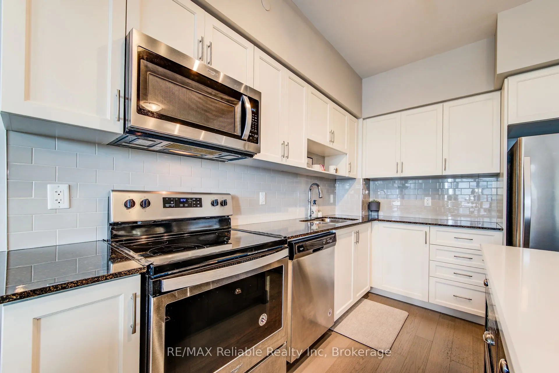 155 Caroline Street S, #1706