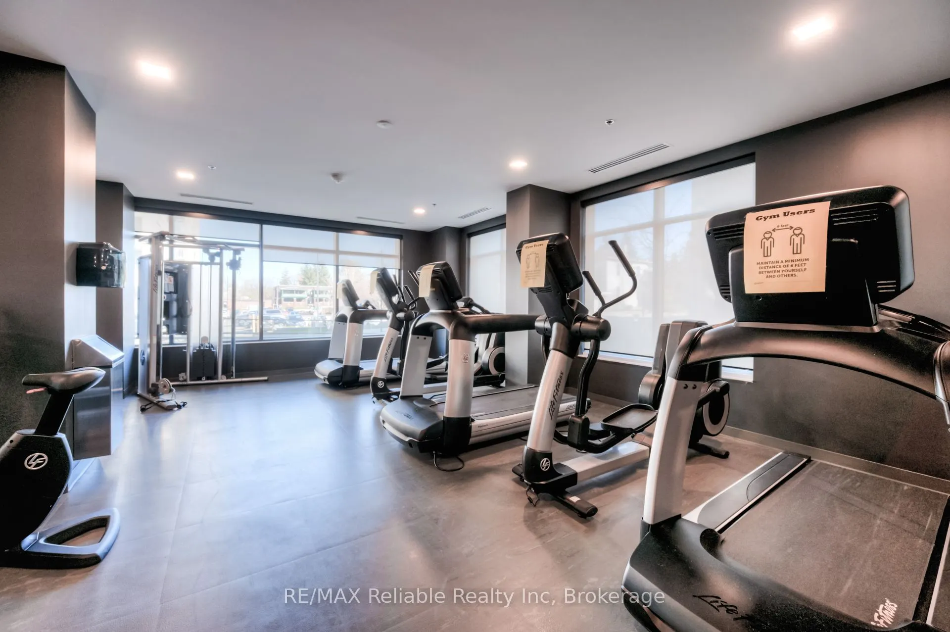 155 Caroline Street S, #1706