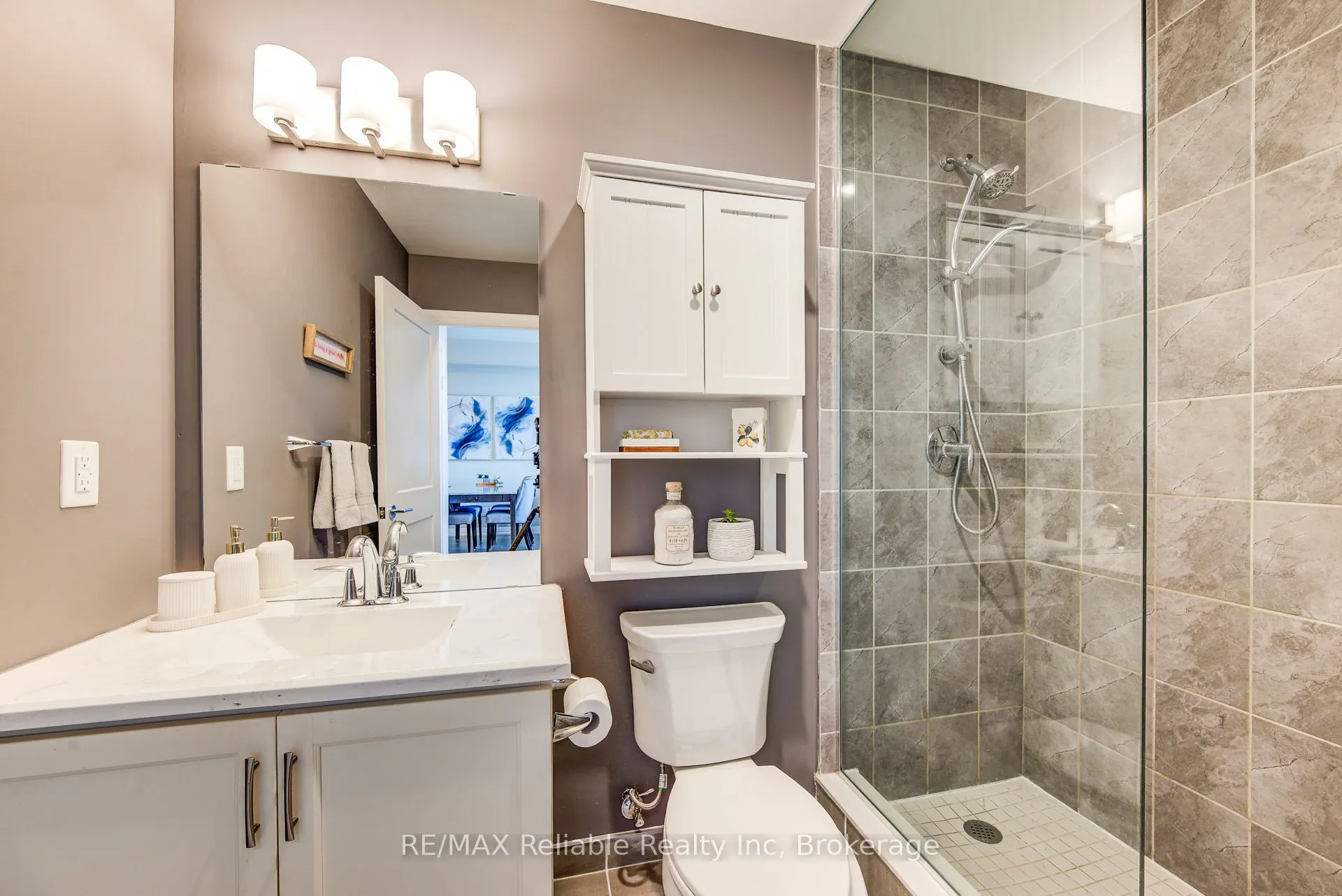 155 Caroline Street S, #1706