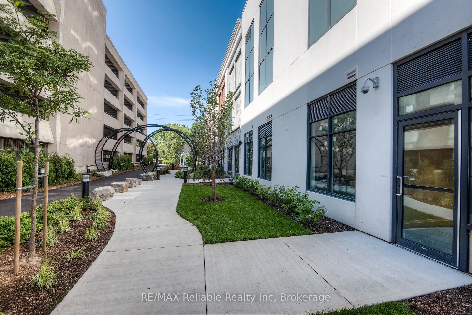 155 Caroline Street S, #1706