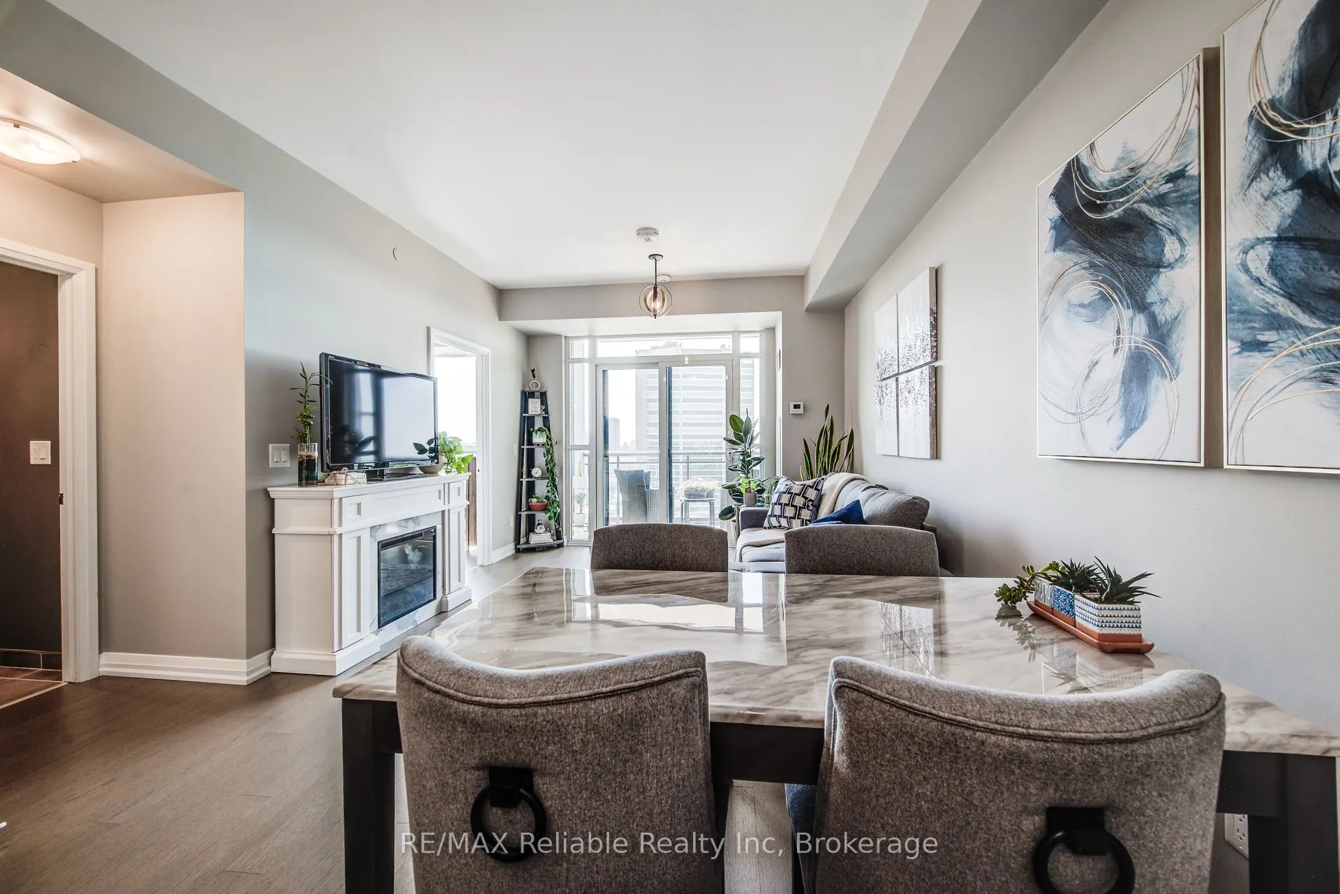 155 Caroline Street S, #1706