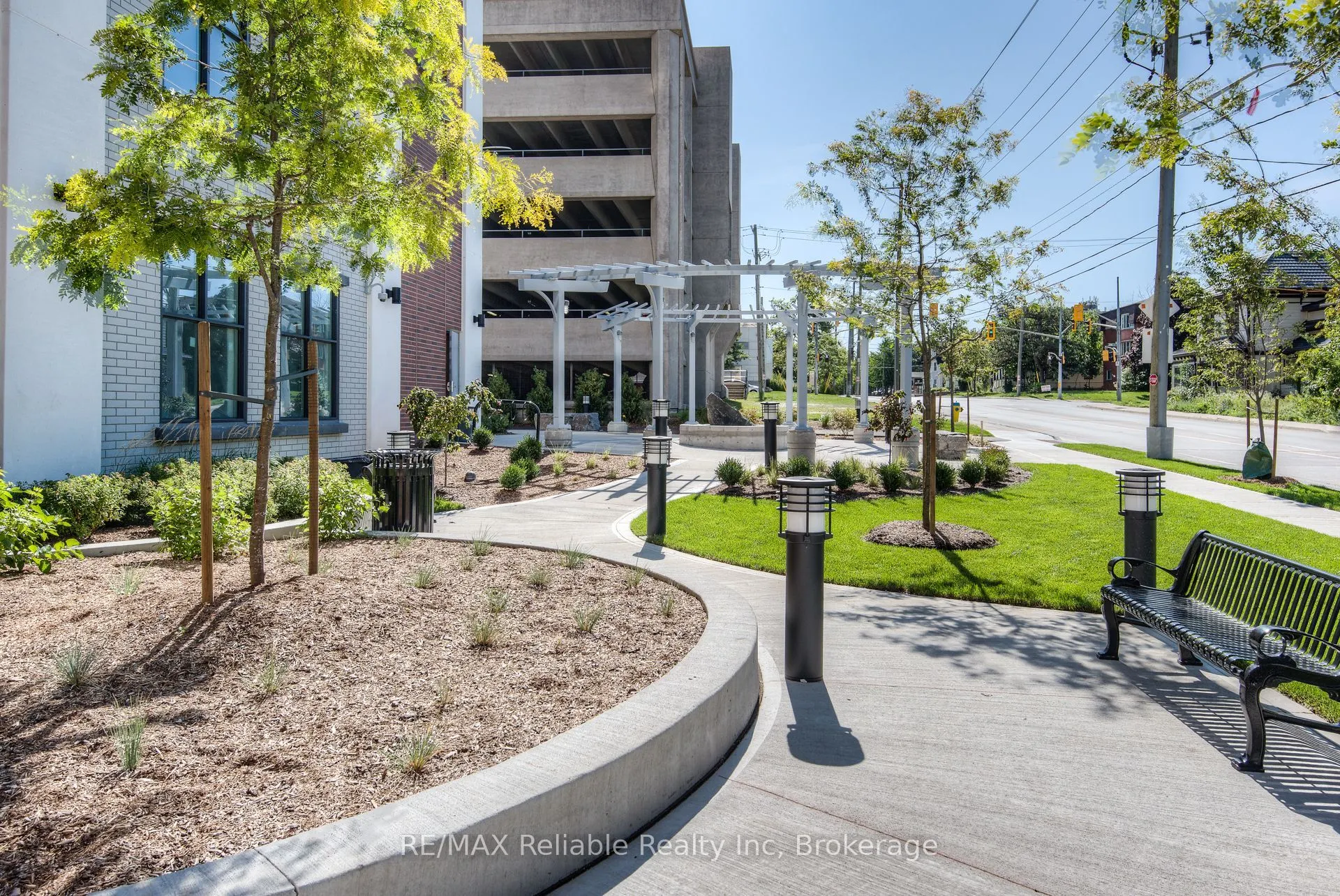 155 Caroline Street S, #1706
