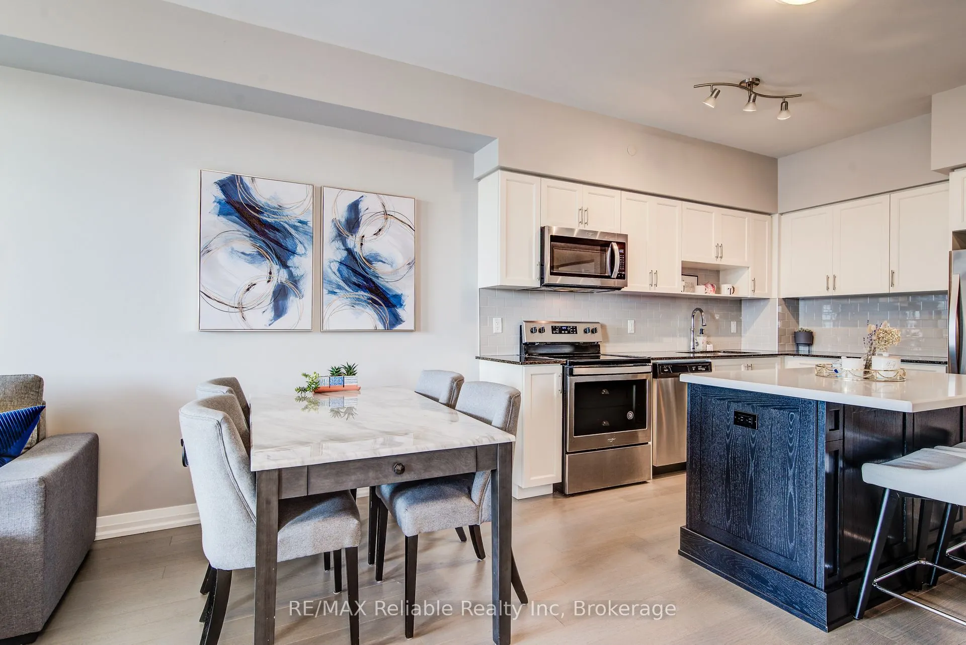 155 Caroline Street S, #1706