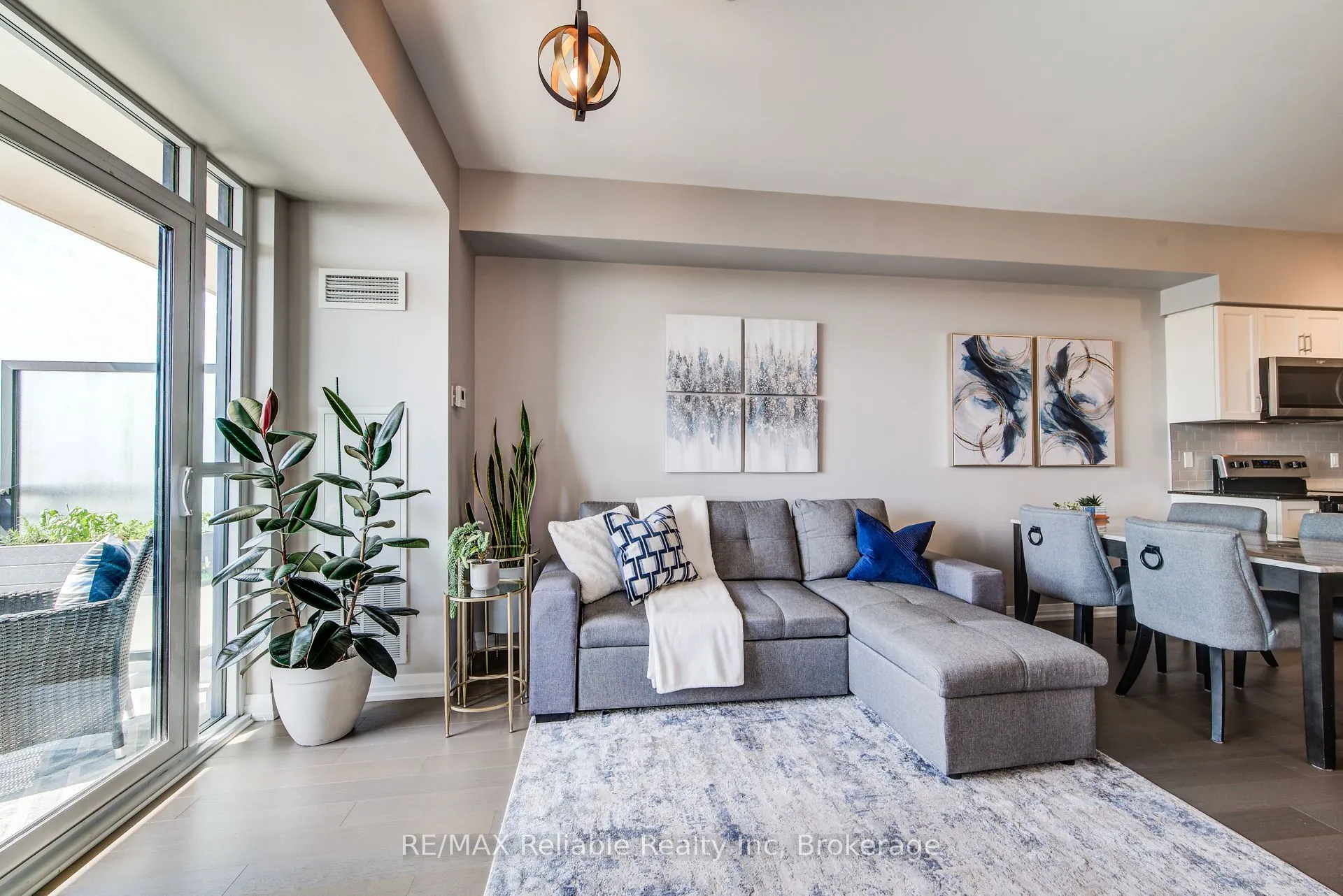155 Caroline Street S, #1706