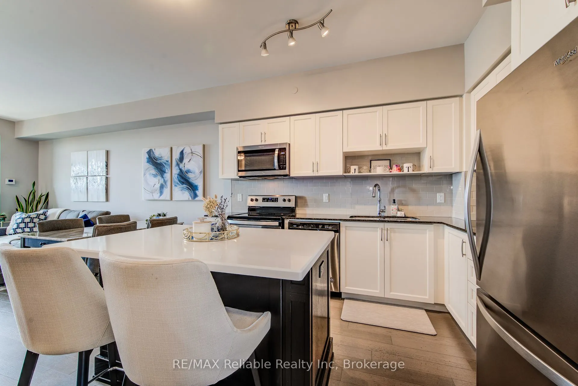 155 Caroline Street S, #1706