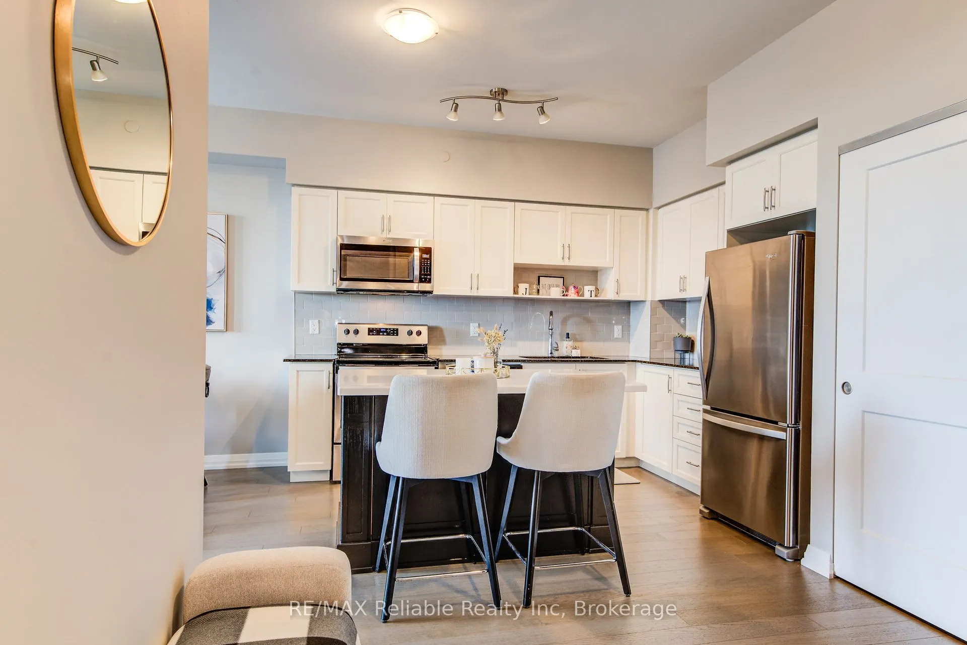 155 Caroline Street S, #1706