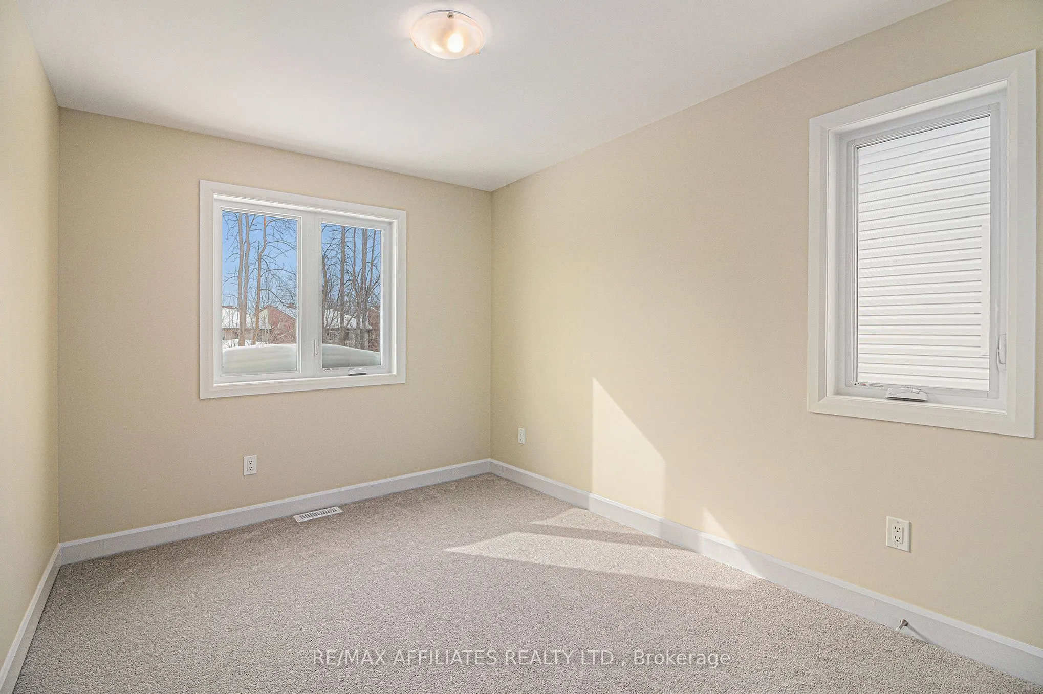 355 VOYAGEUR Place