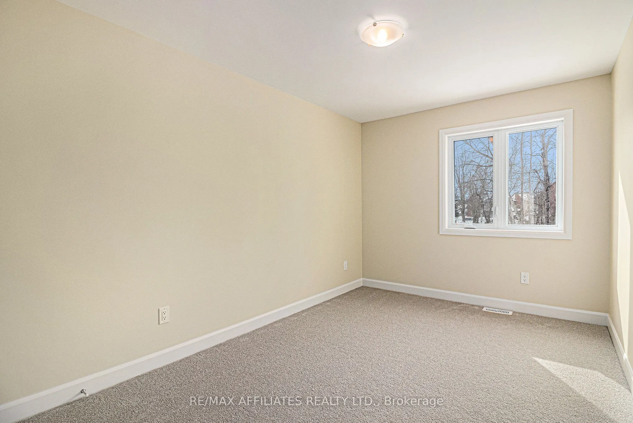 355 VOYAGEUR Place